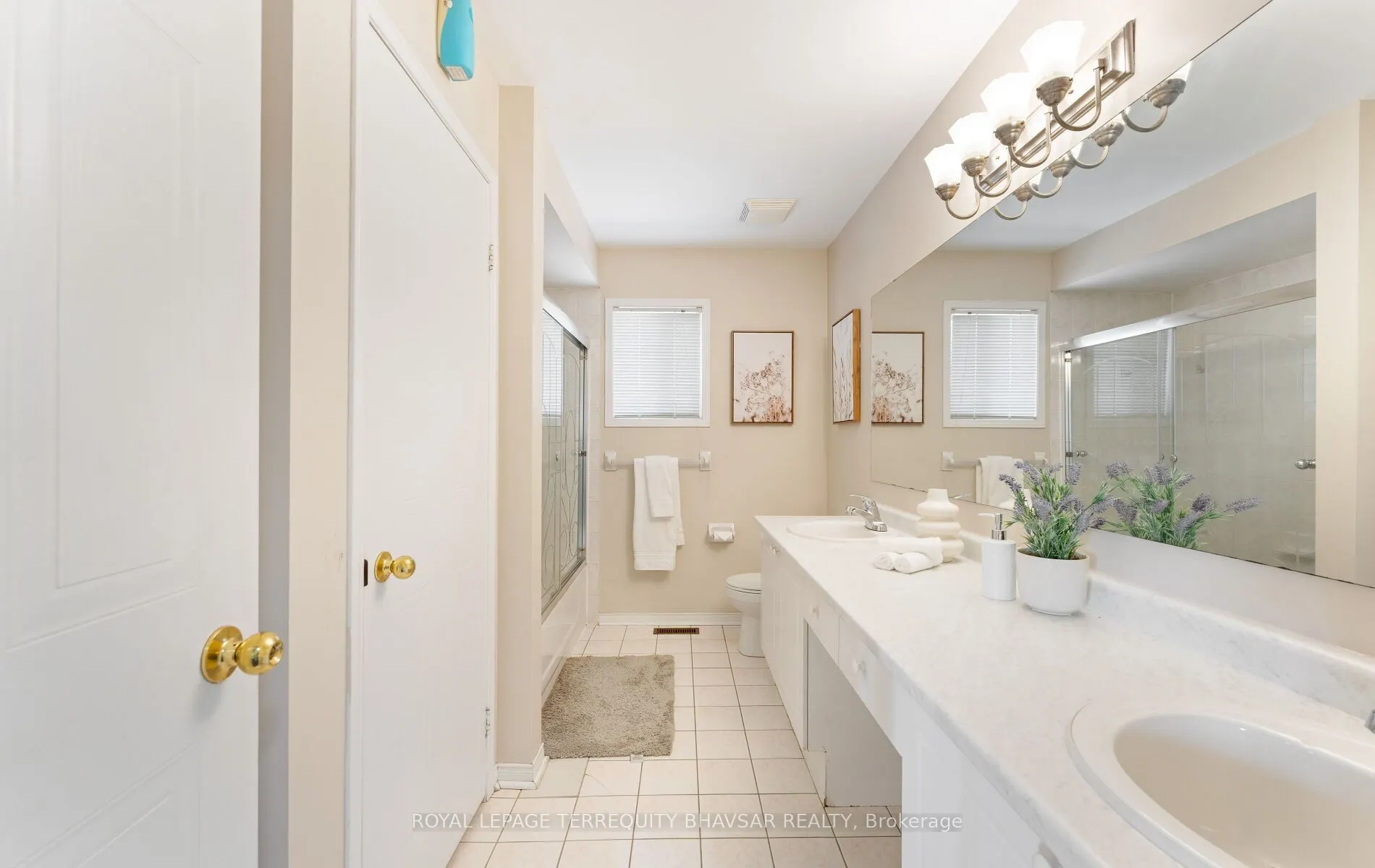 382 Harrowsmith Drive