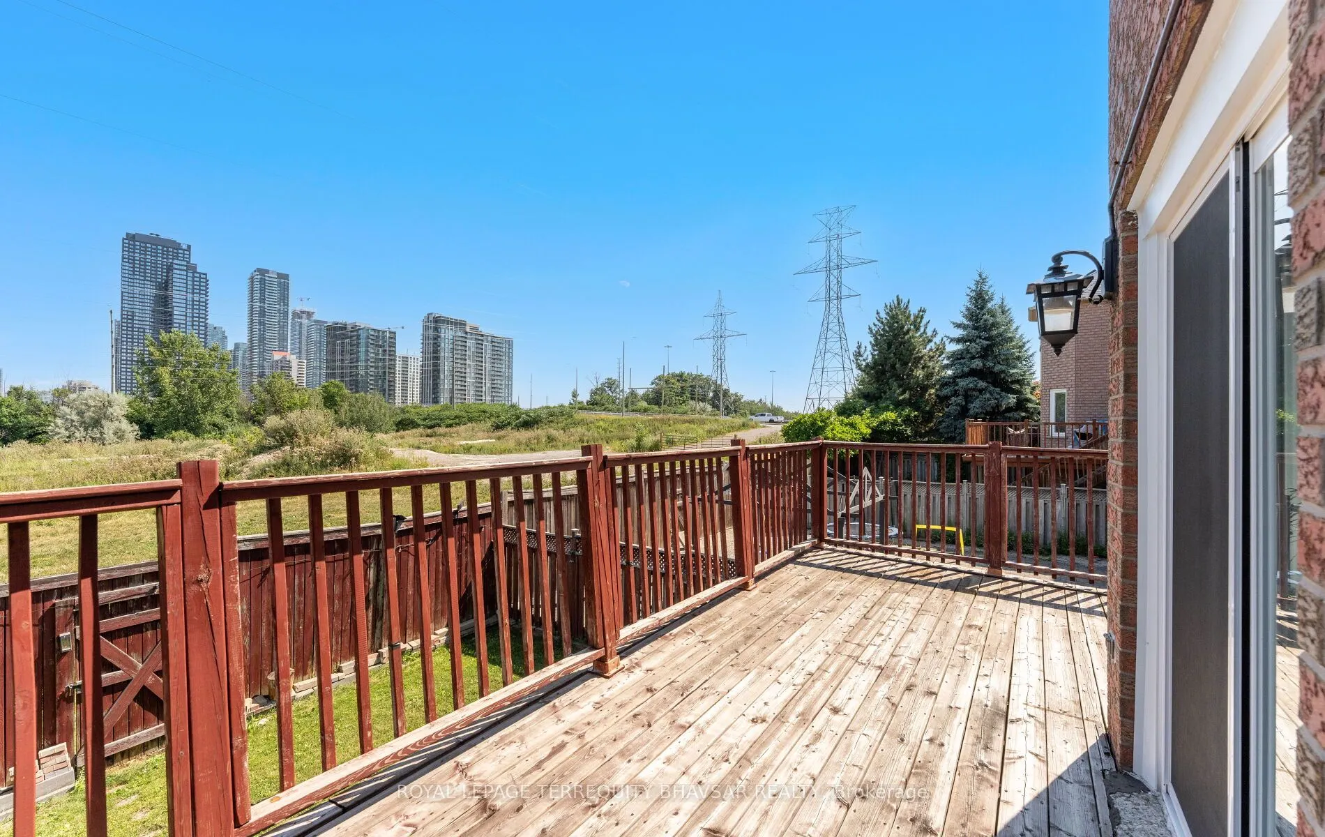 382 Harrowsmith Drive