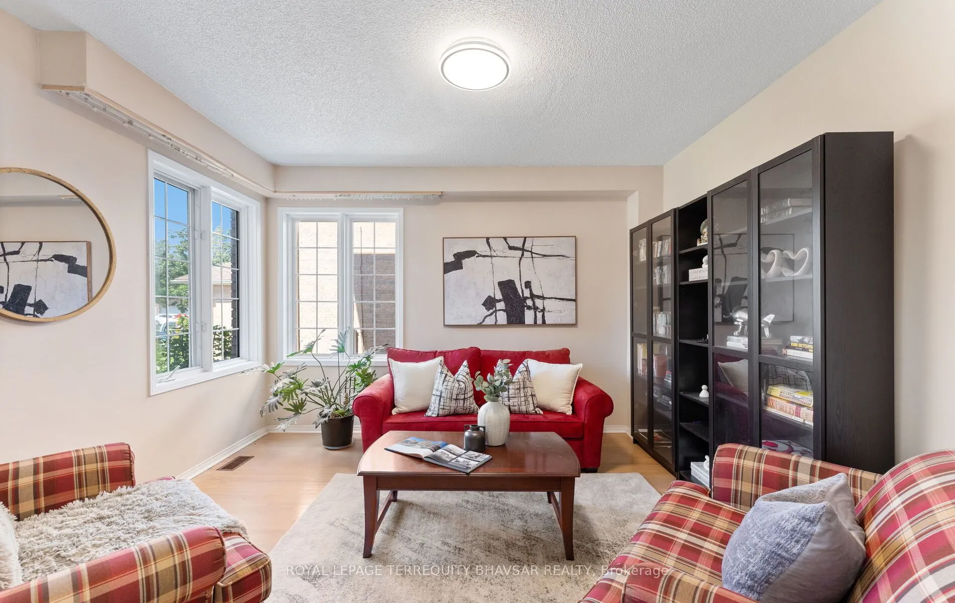 382 Harrowsmith Drive