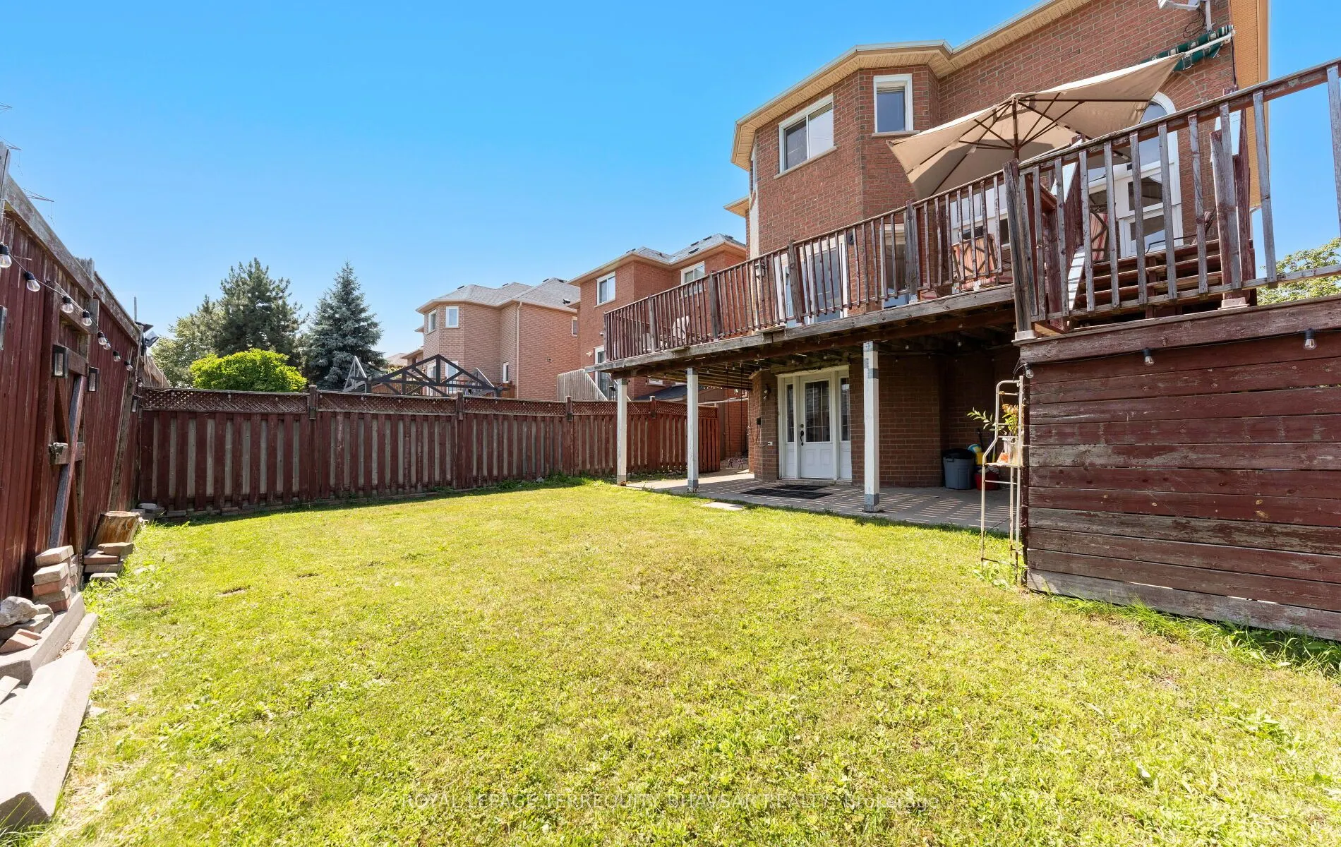 382 Harrowsmith Drive