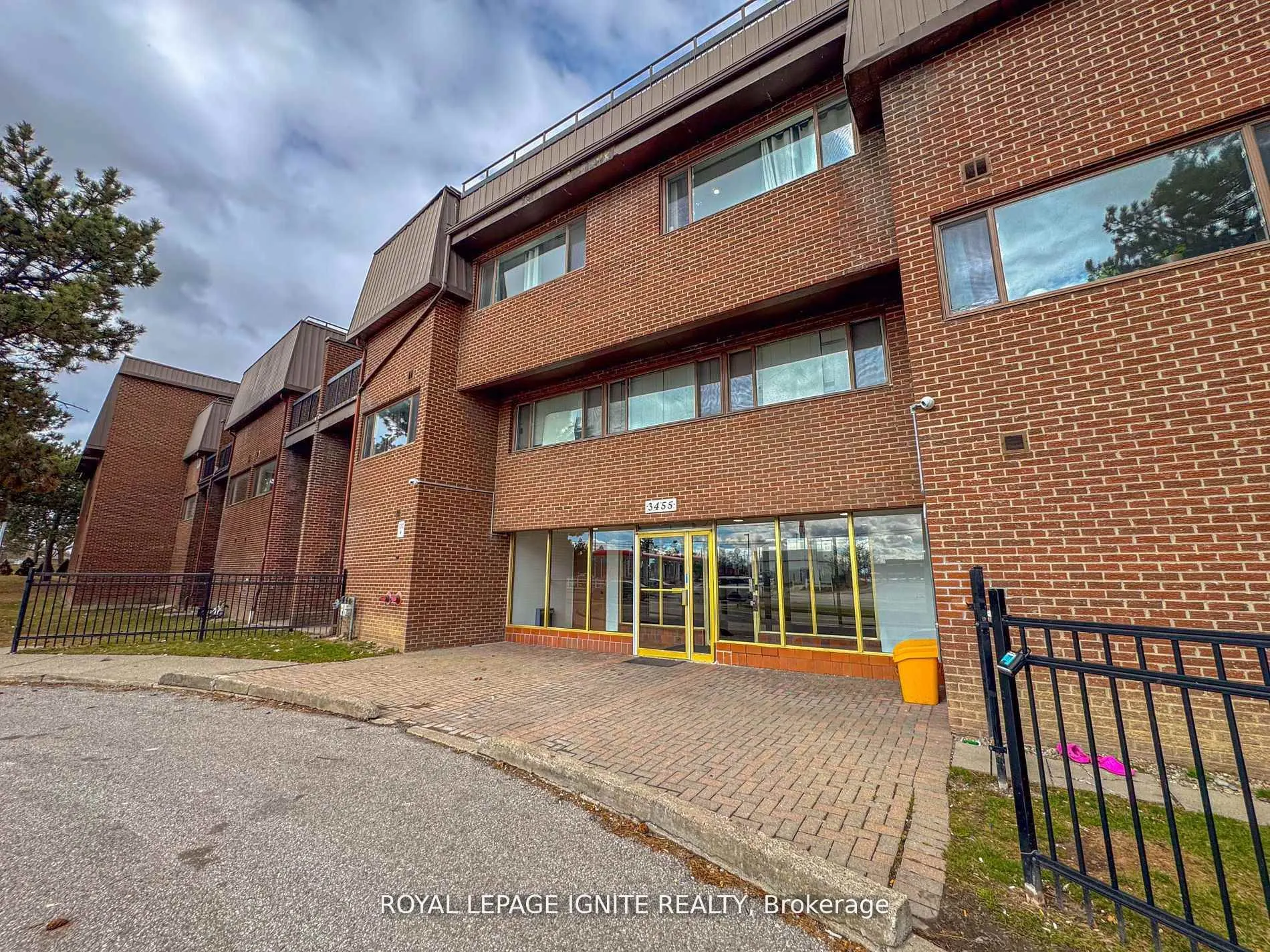 3455 Morning Star Drive, #208