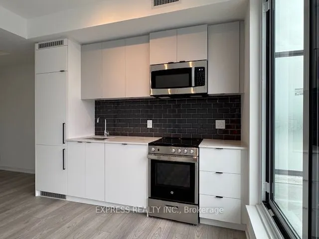 285 Dufferin Street, #825