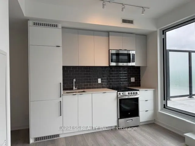 285 Dufferin Street, #825