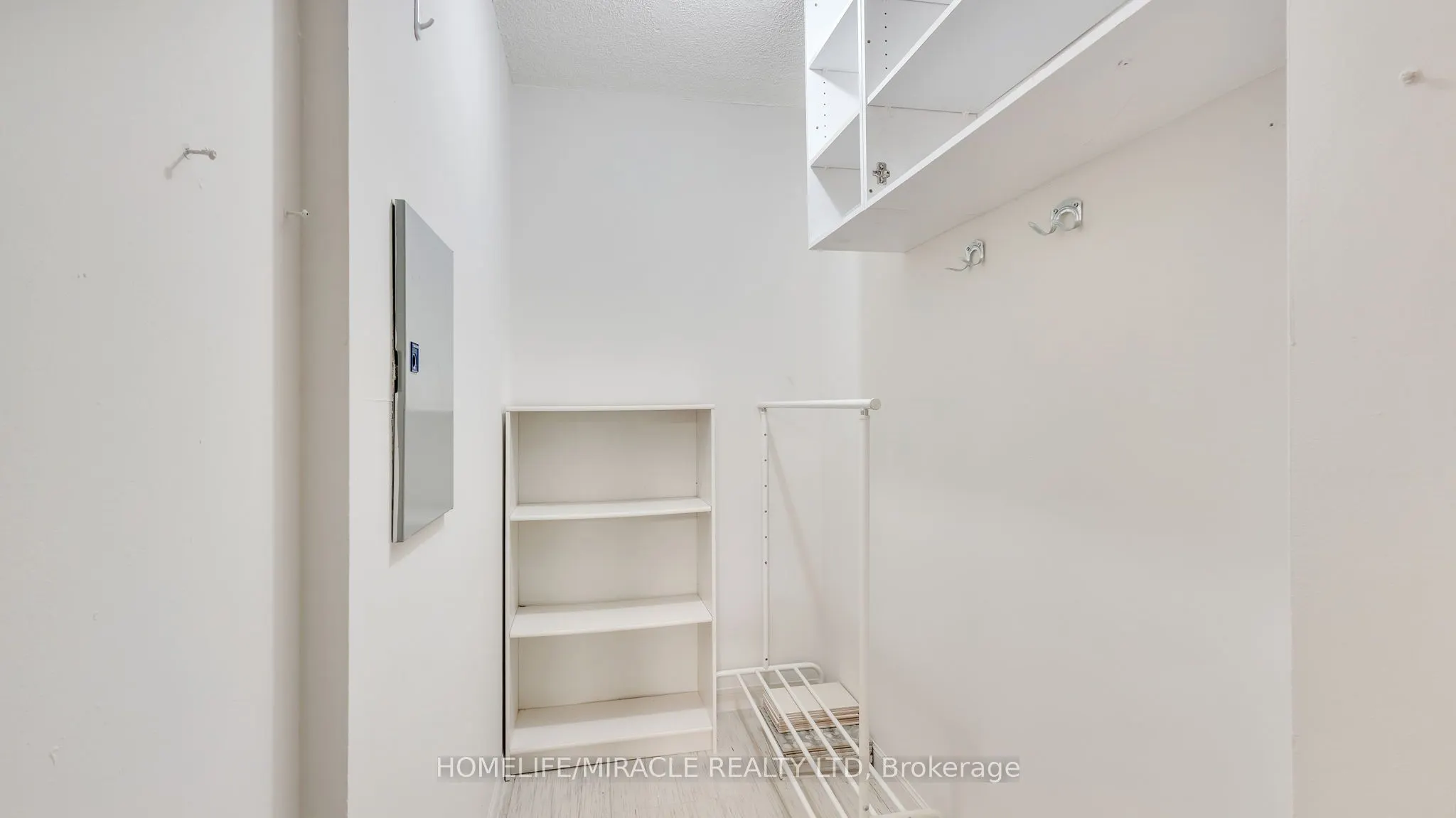 550 Webb Drive, #2009