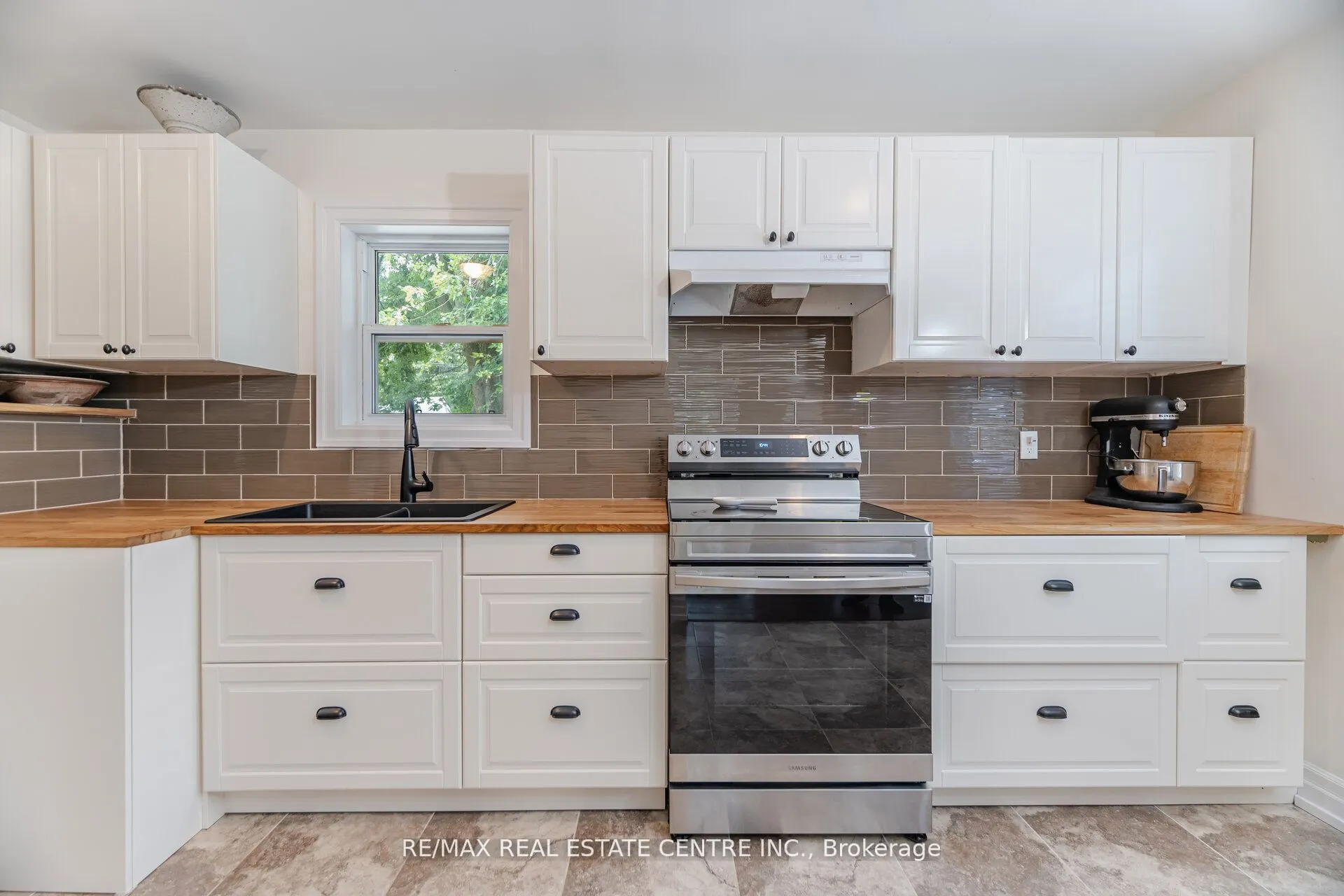 13 Glendale Avenue