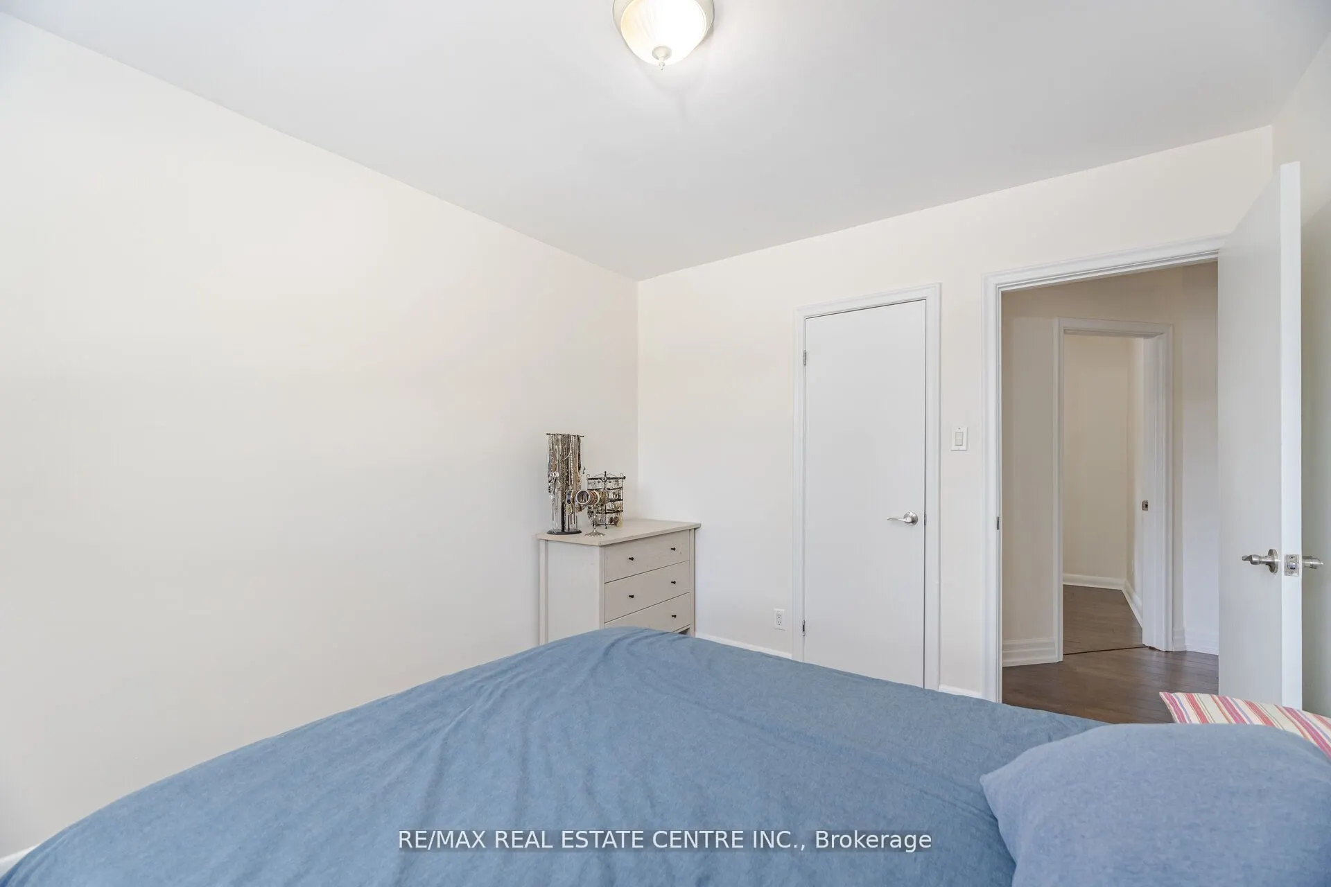 13 Glendale Avenue