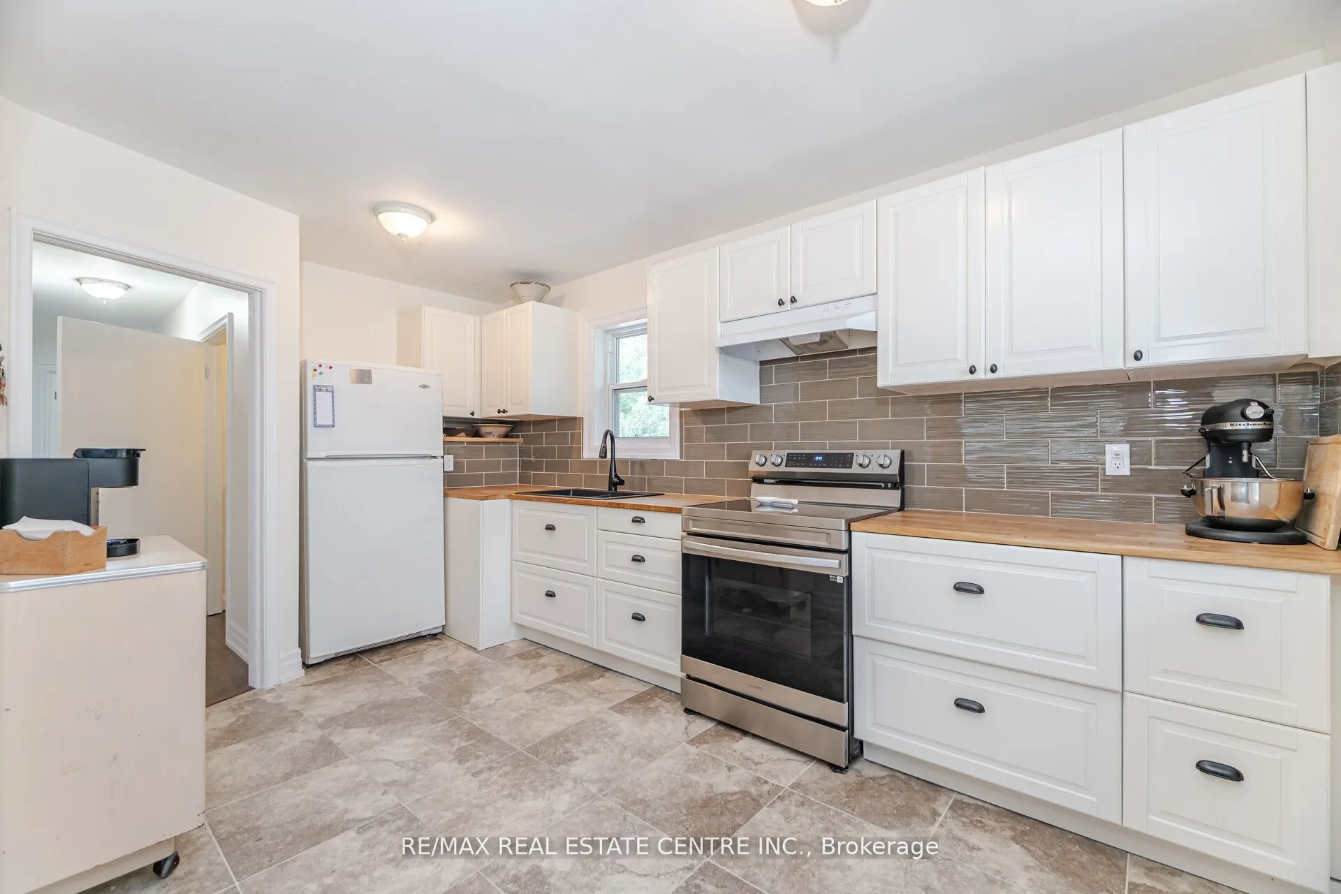 13 Glendale Avenue