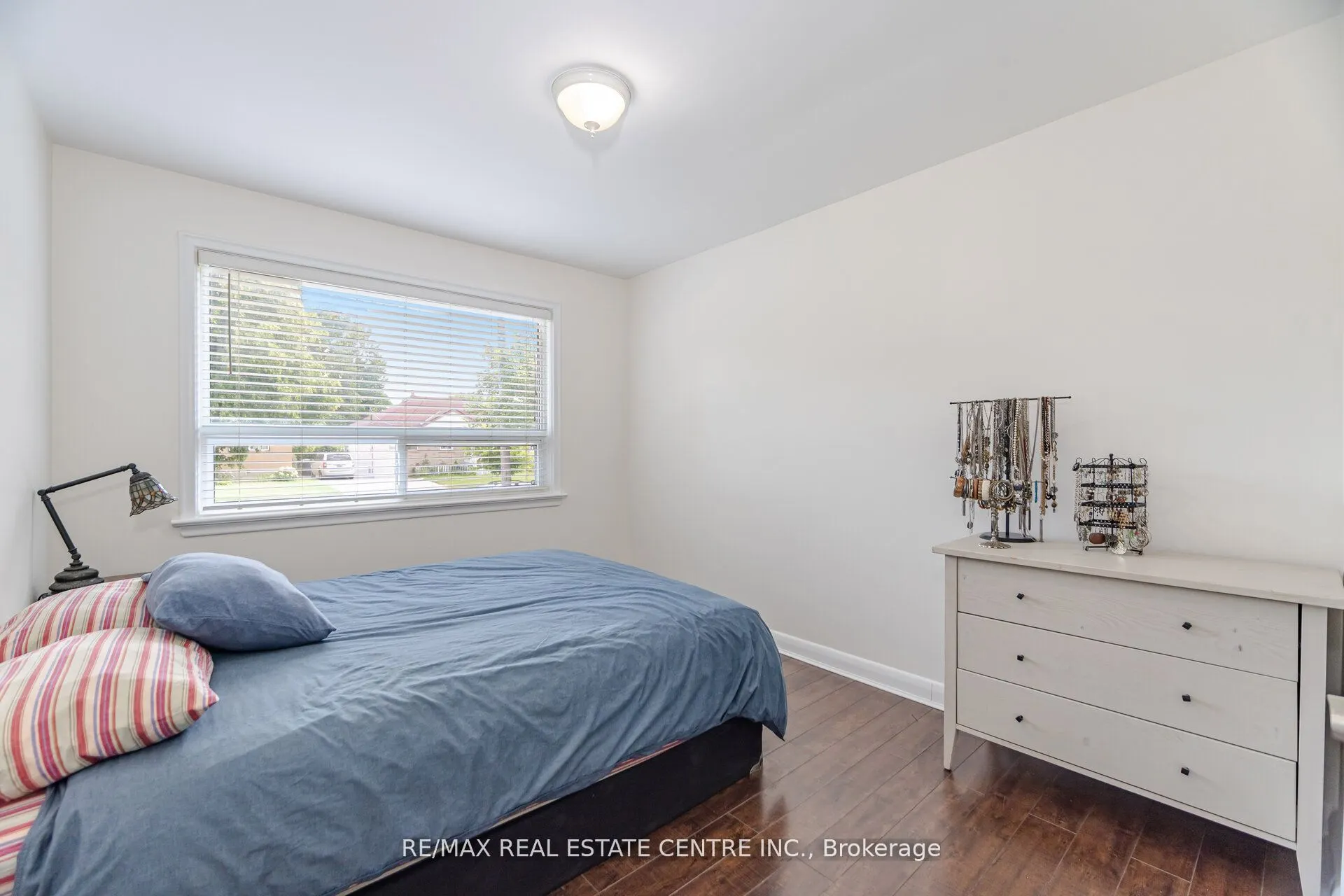 13 Glendale Avenue