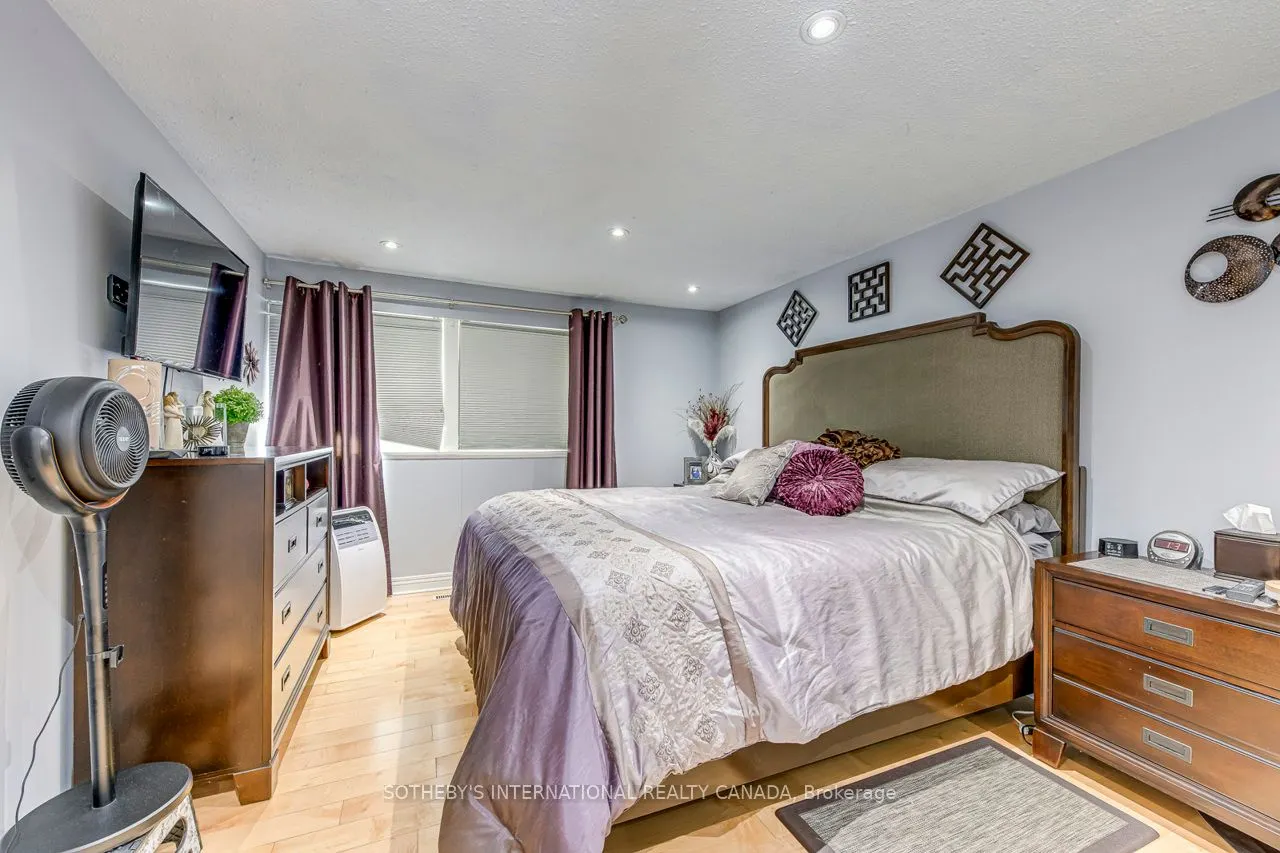 4203 Wheelwright Crescent, #Upper