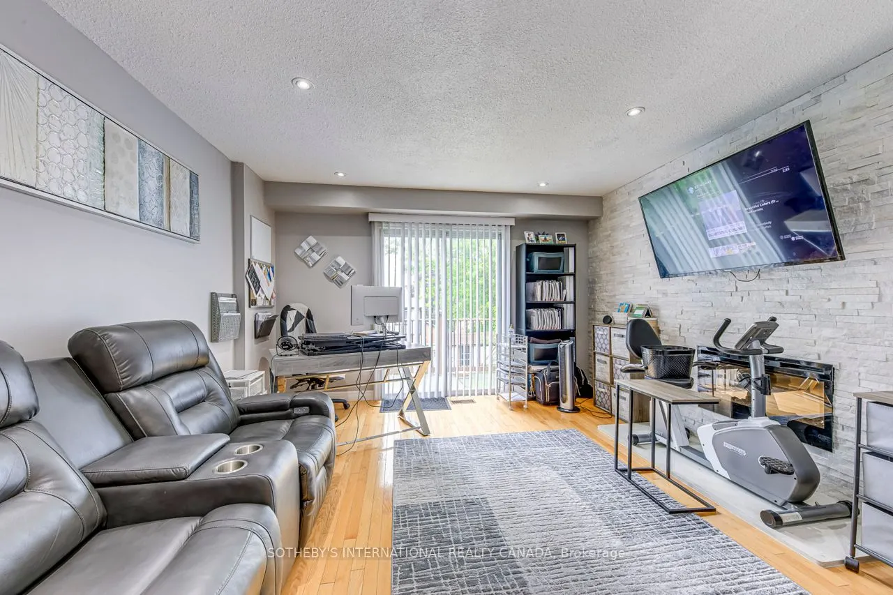 4203 Wheelwright Crescent, #Upper