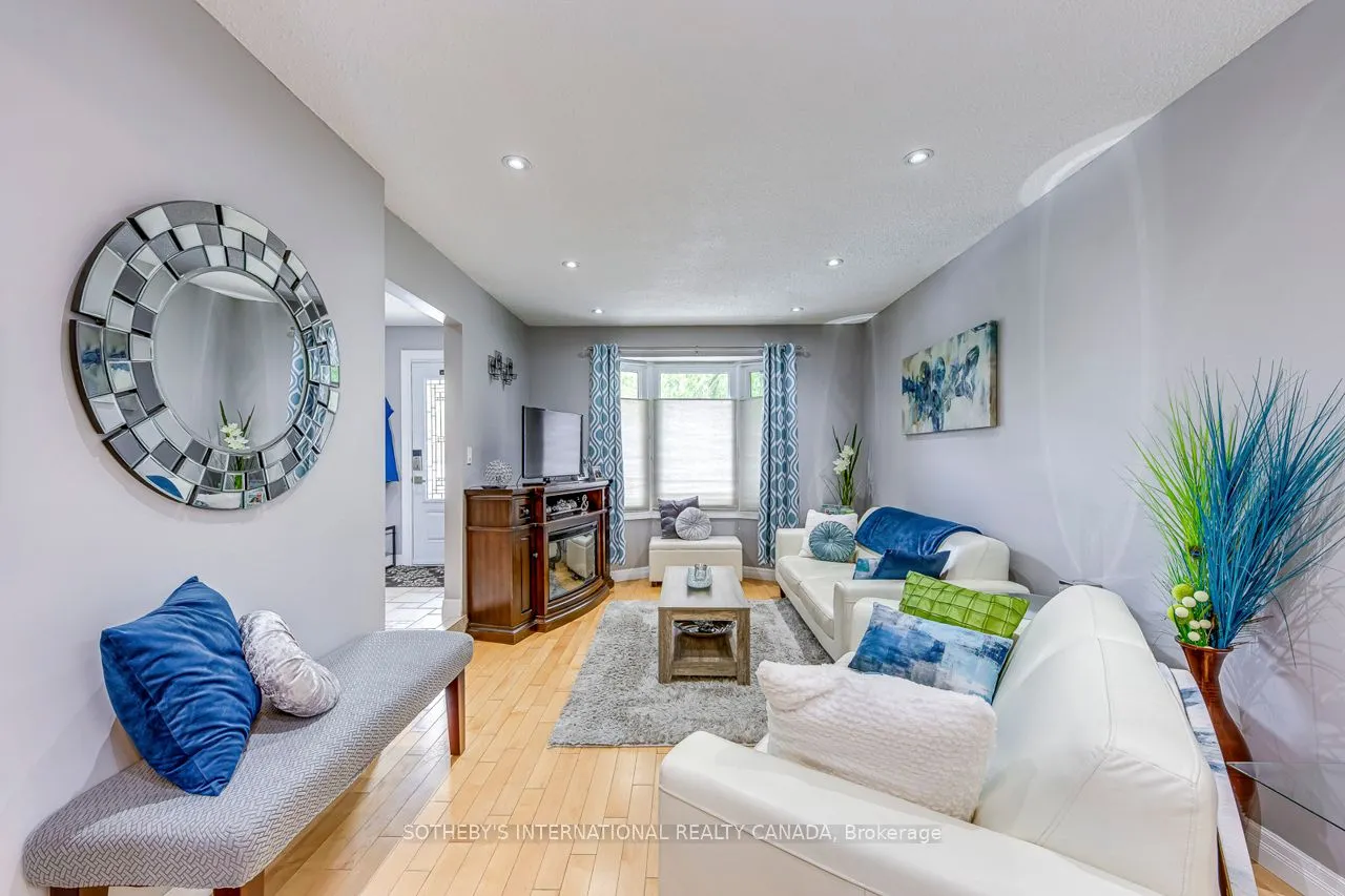 4203 Wheelwright Crescent, #Upper