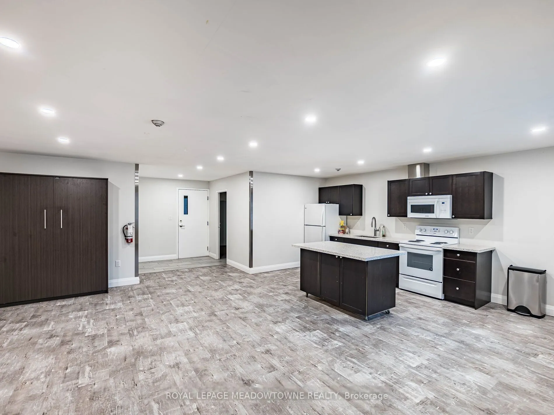 6720 Glen Erin Drive, #1001