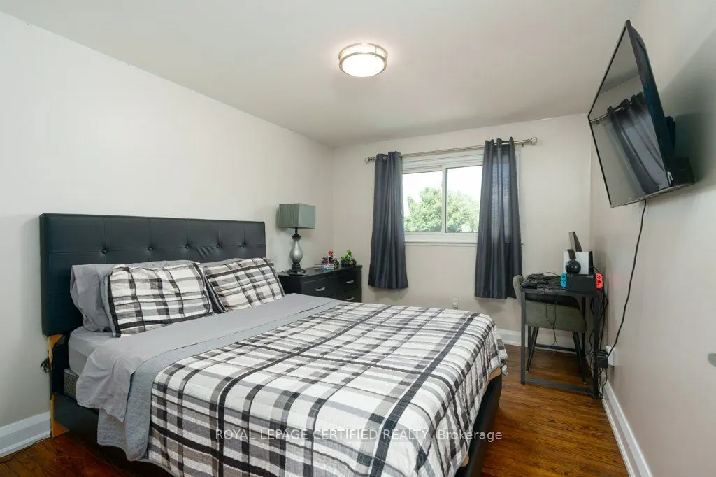 72 Ferndale Crescent