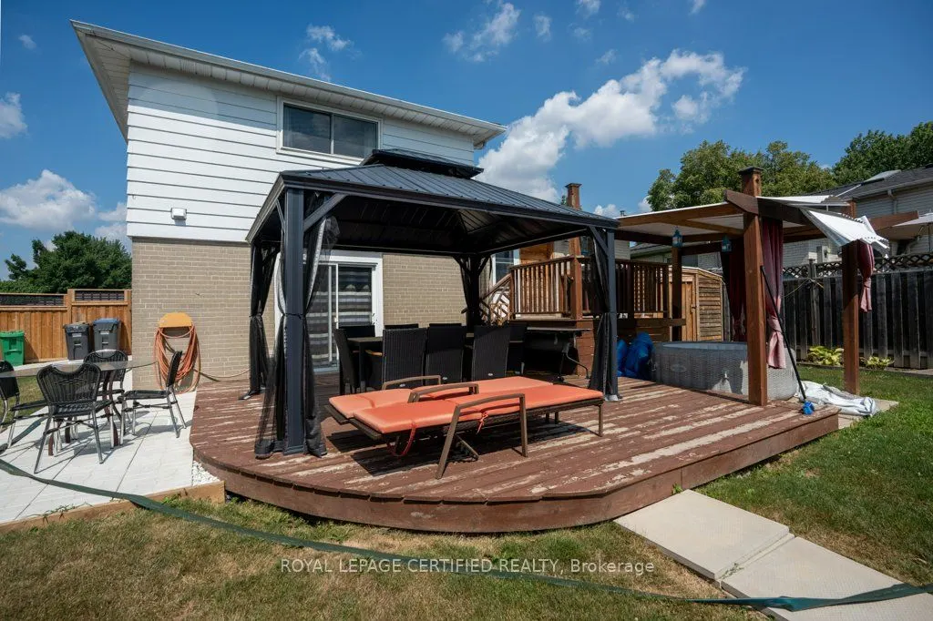 72 Ferndale Crescent