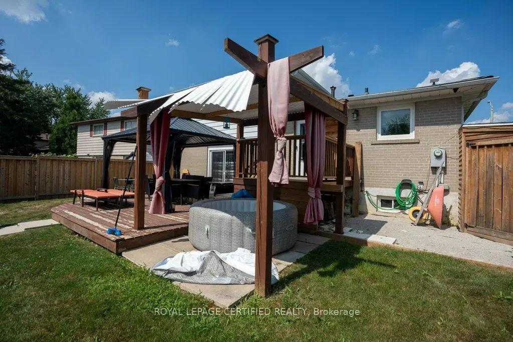 72 Ferndale Crescent