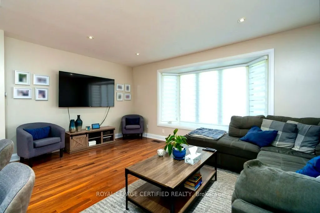 72 Ferndale Crescent