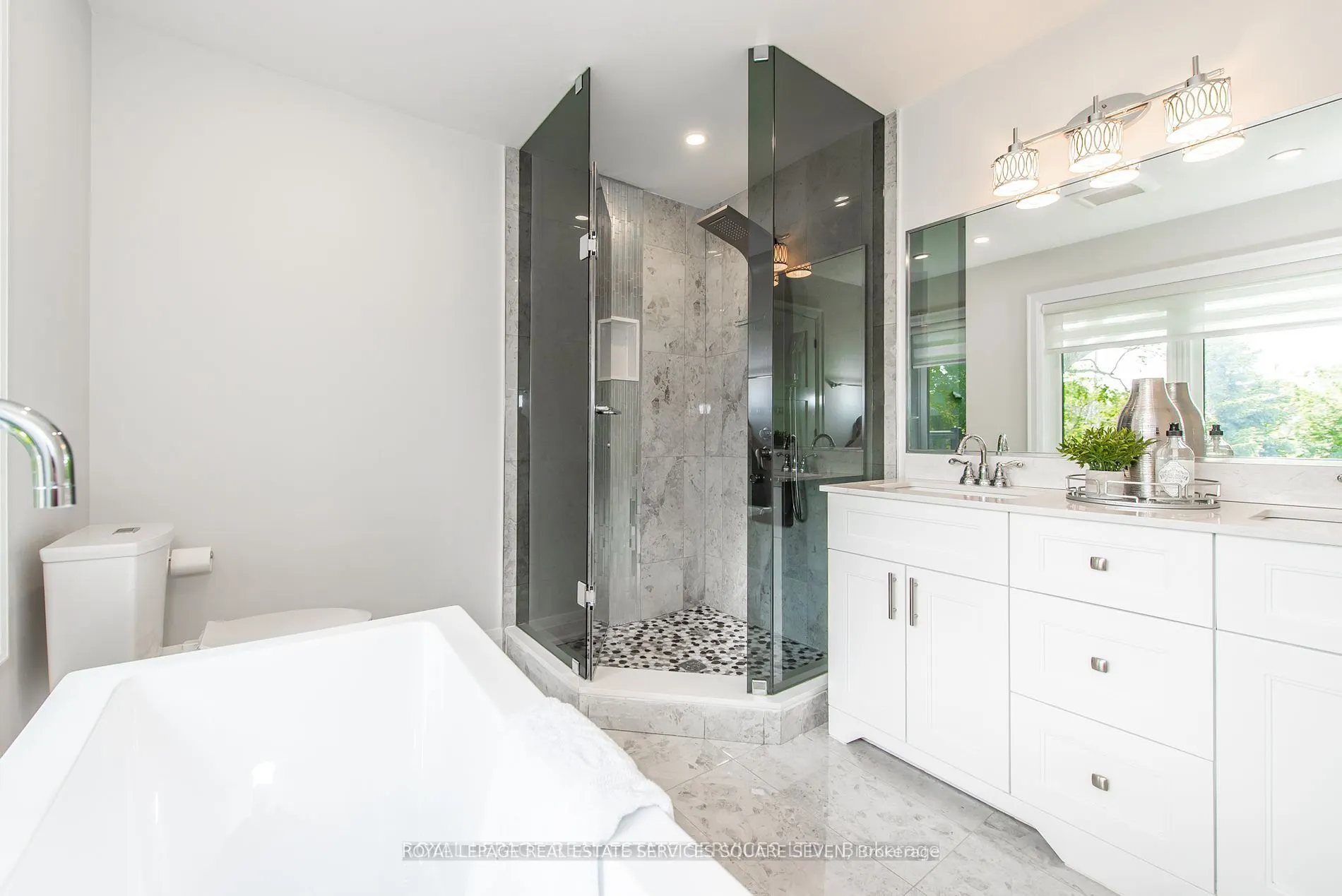 1204 Argreen Road