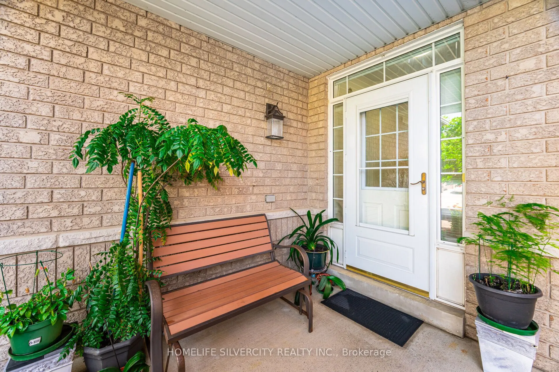 31 Rocky Point Crescent