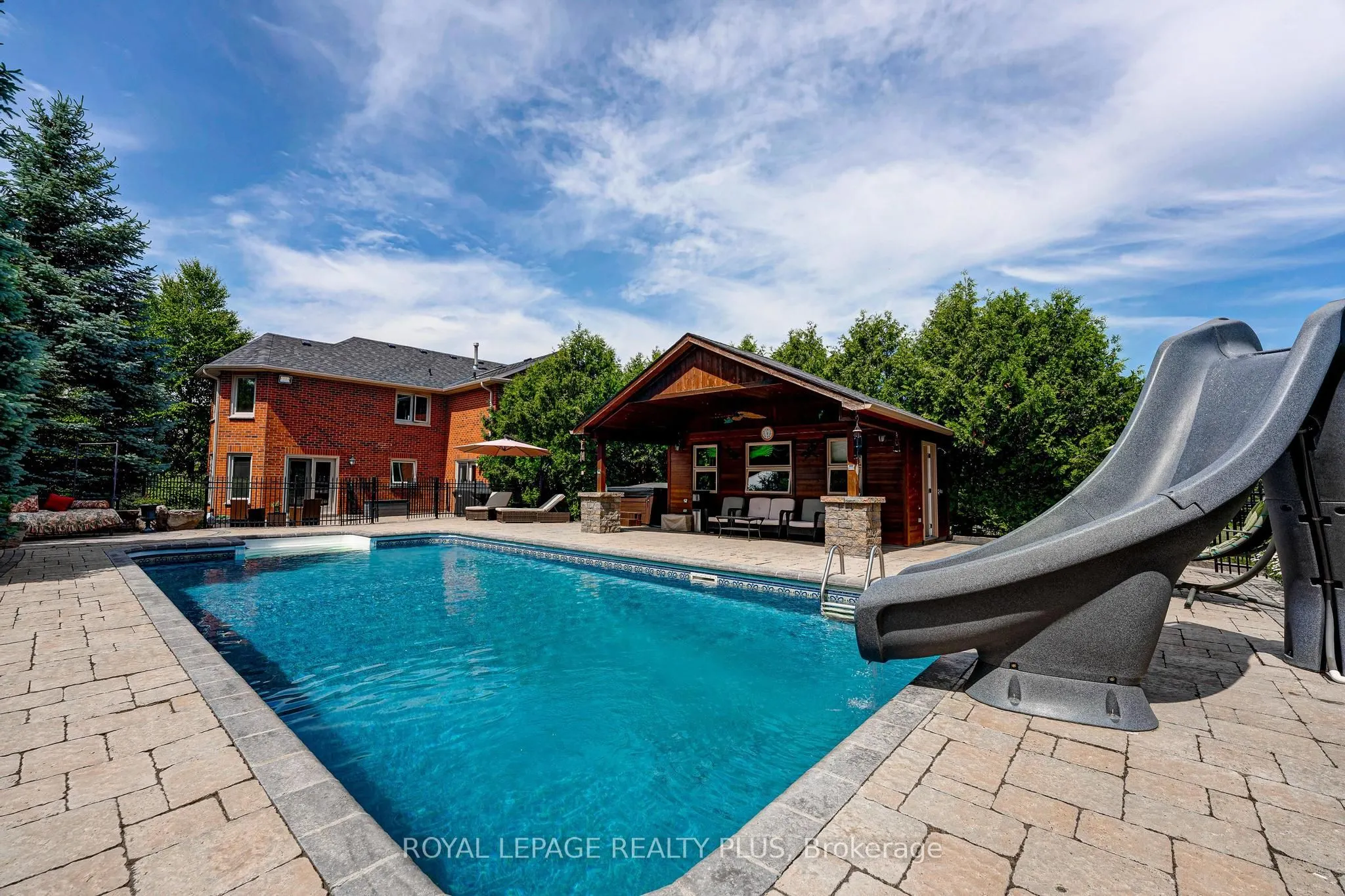5 Coates Hill Court