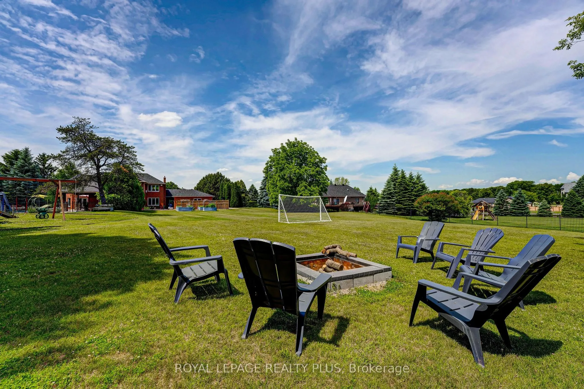 5 Coates Hill Court