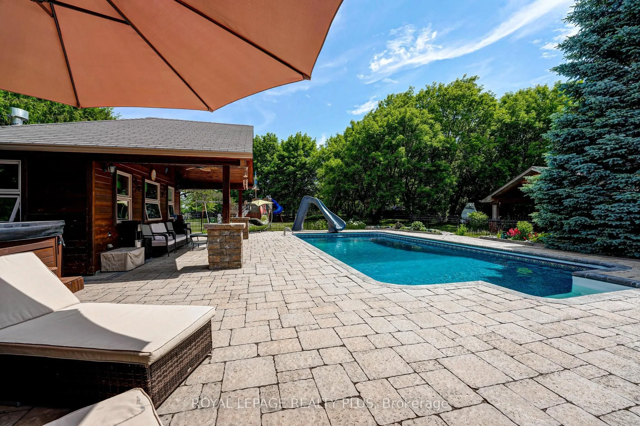5 Coates Hill Court