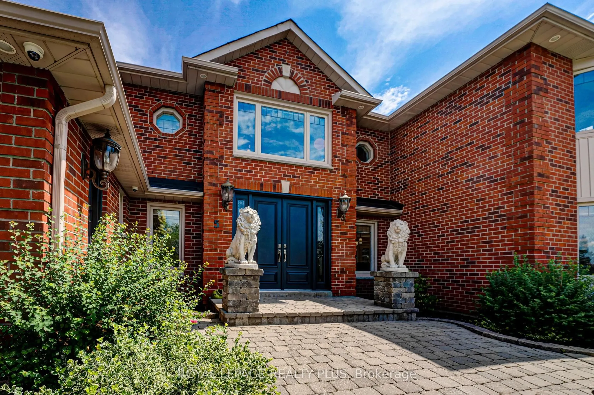 5 Coates Hill Court