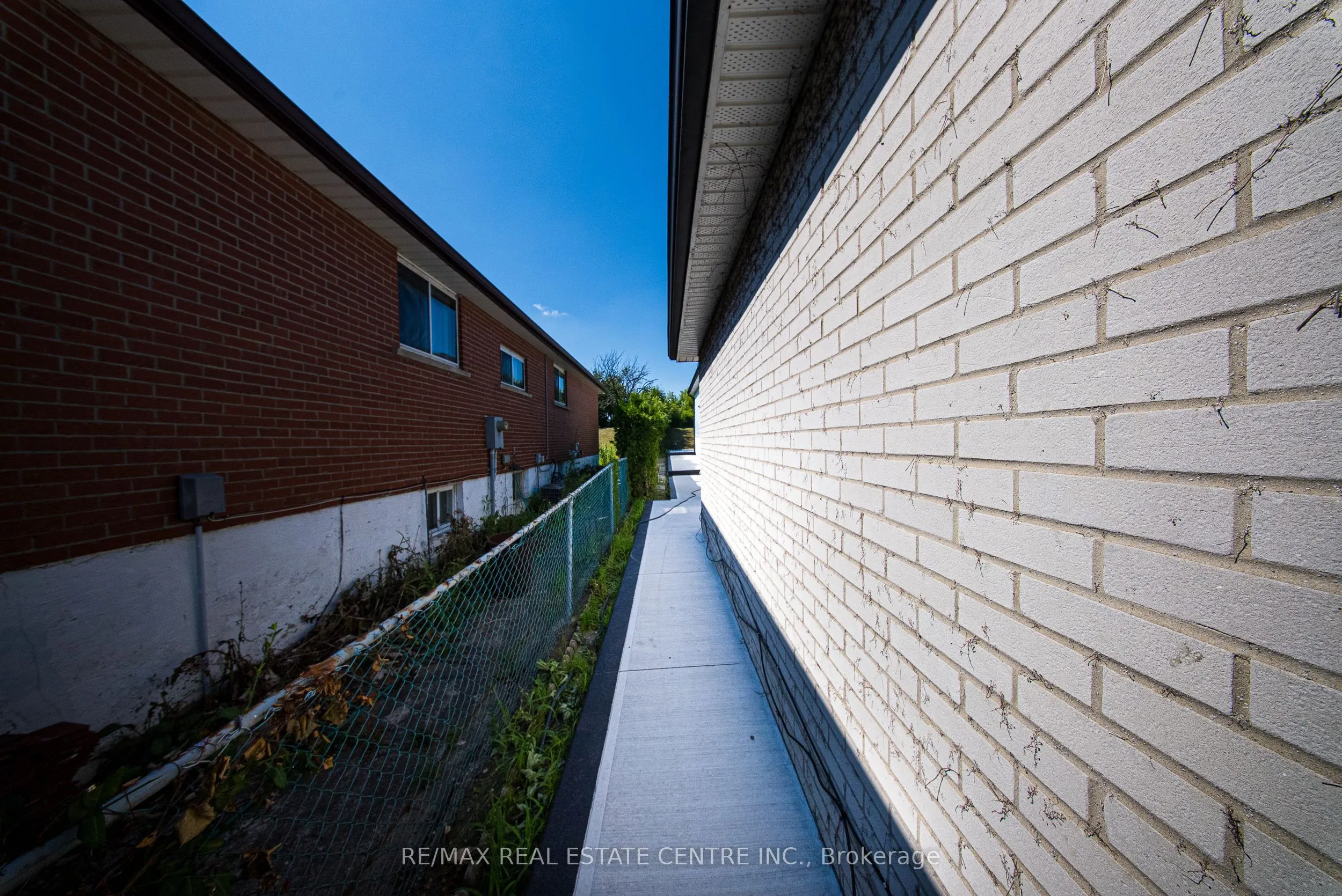 764 Eaglemount Crescent