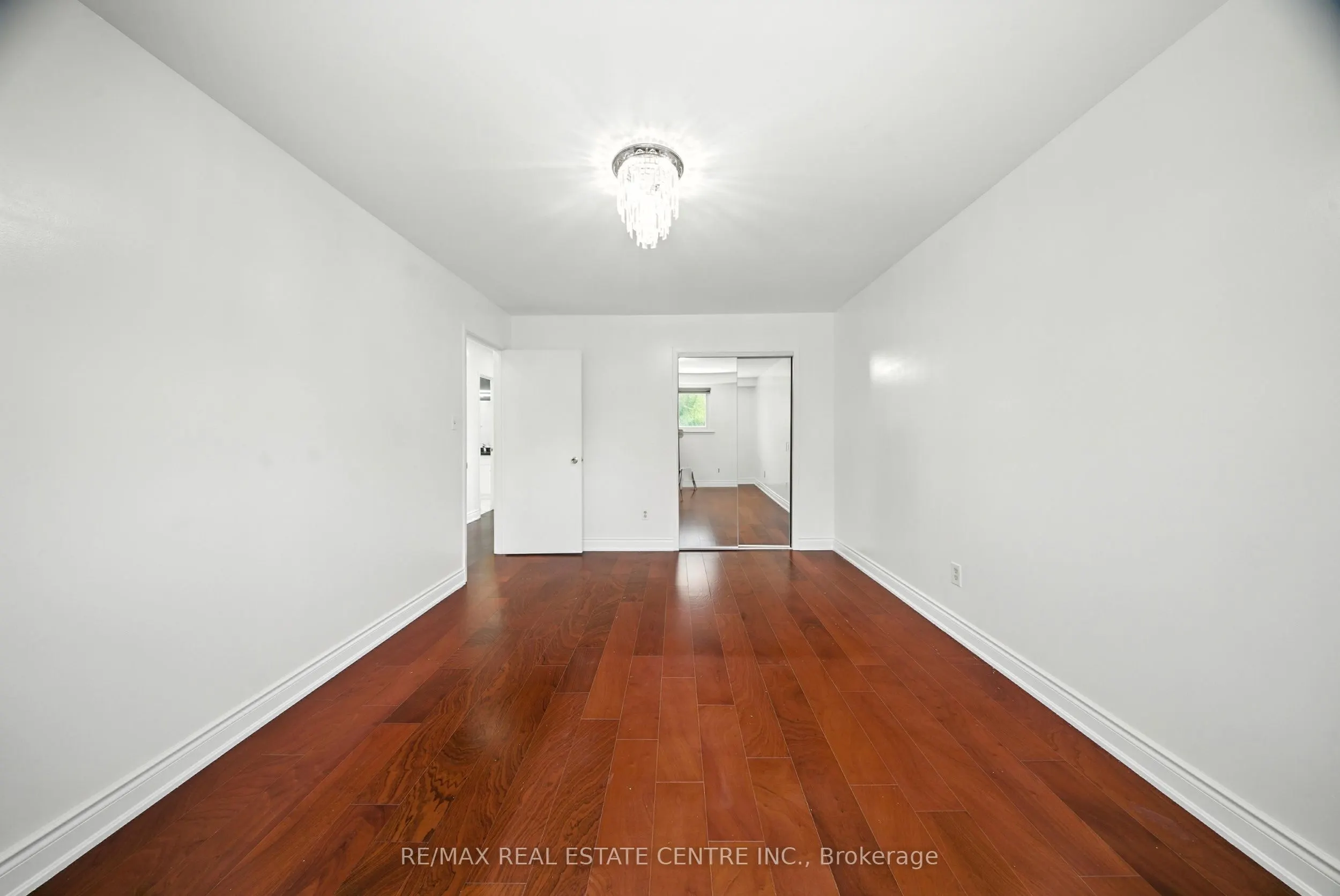 764 Eaglemount Crescent