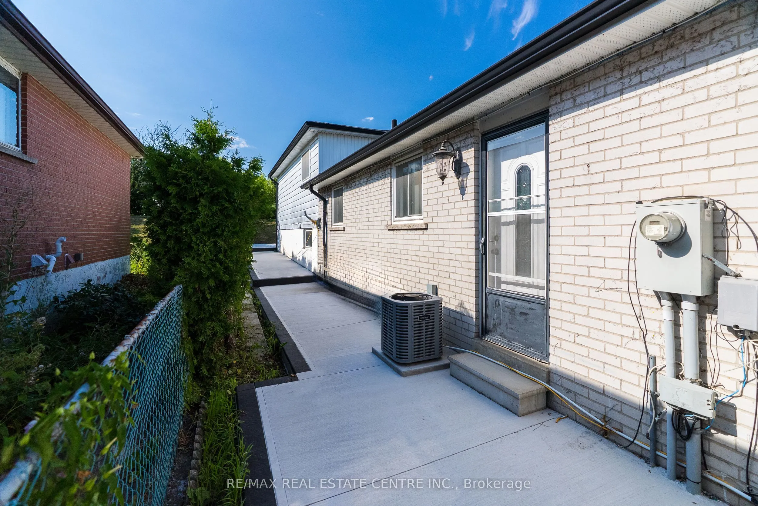 764 Eaglemount Crescent