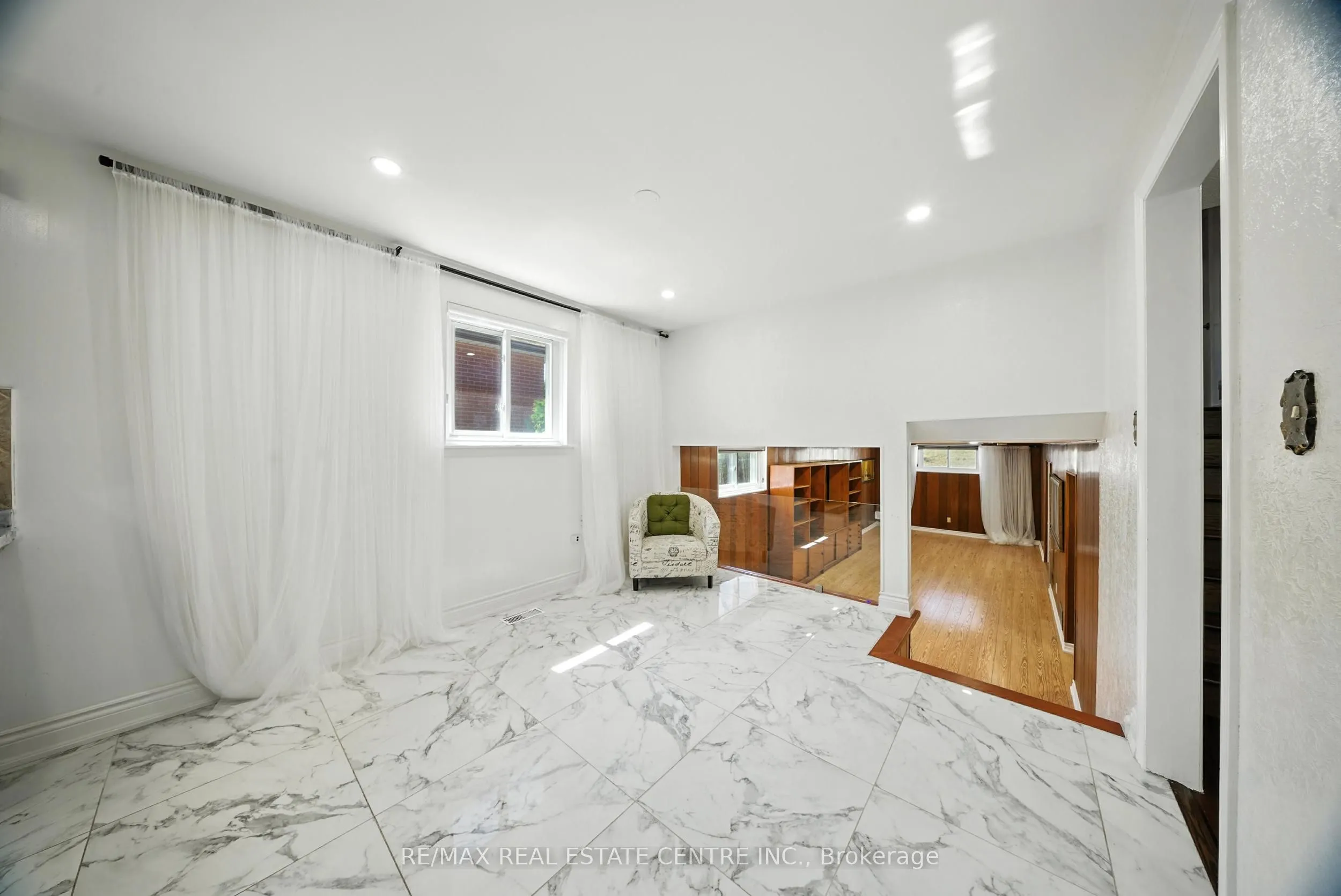 764 Eaglemount Crescent
