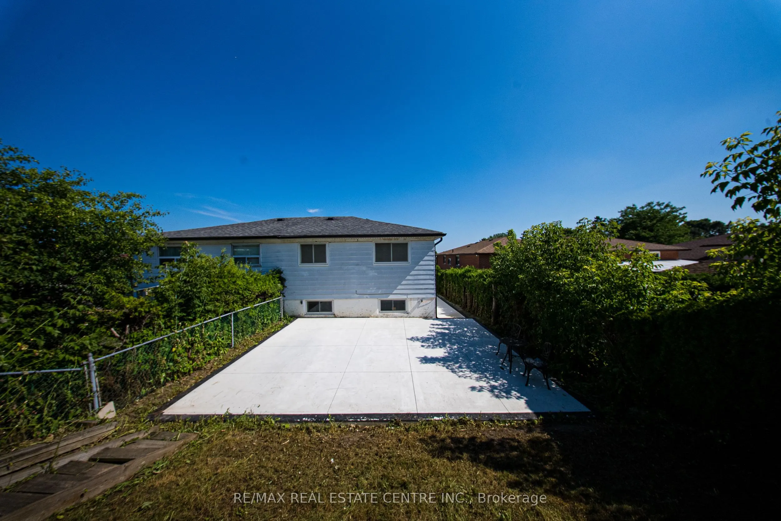 764 Eaglemount Crescent
