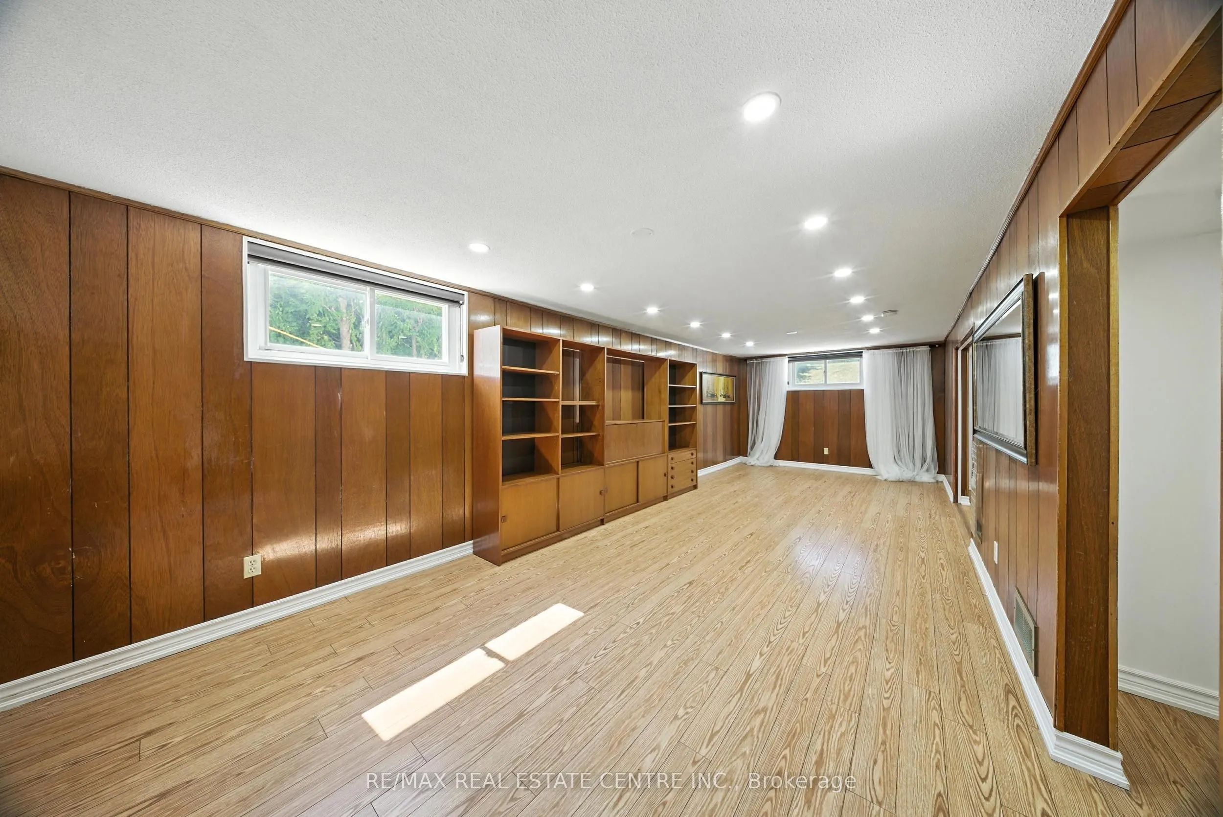 764 Eaglemount Crescent