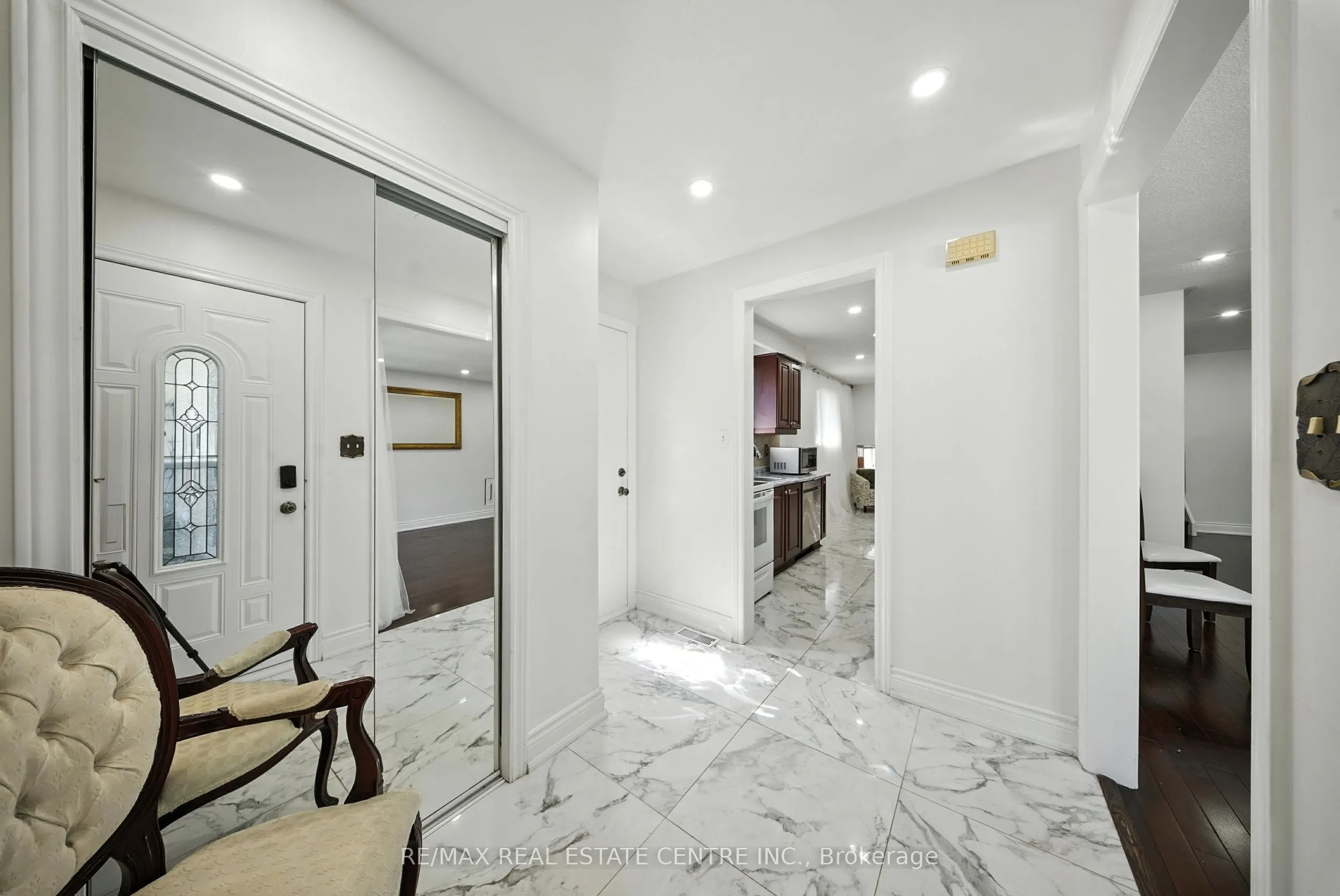 764 Eaglemount Crescent
