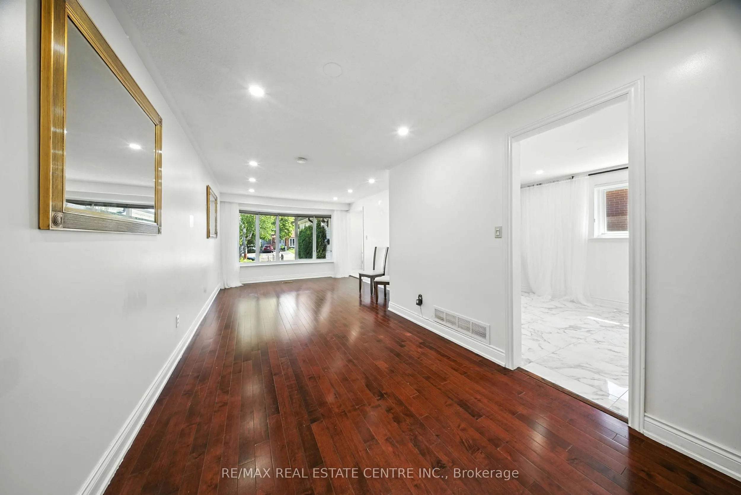 764 Eaglemount Crescent