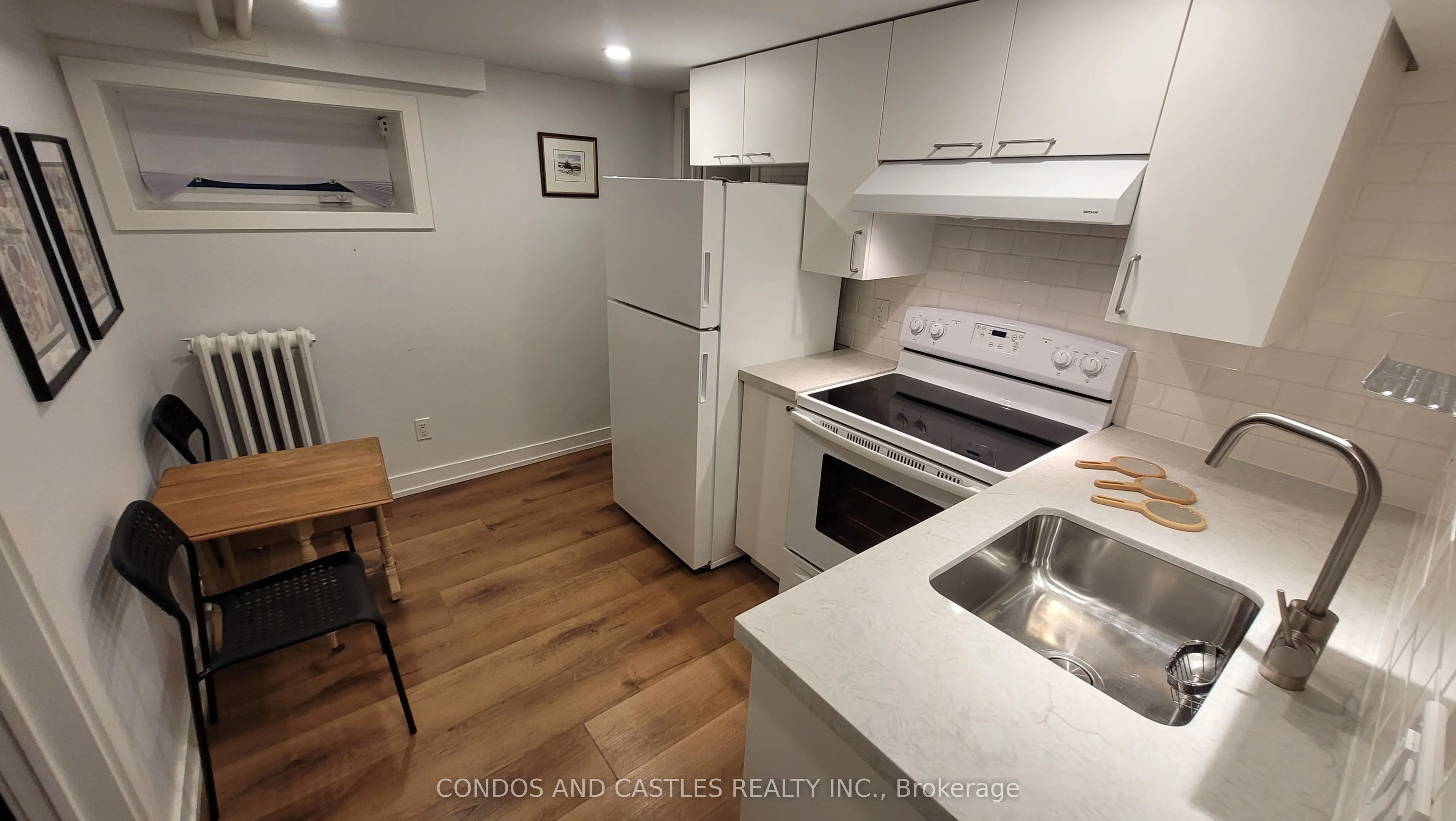 203 Fern Avenue, #Lower