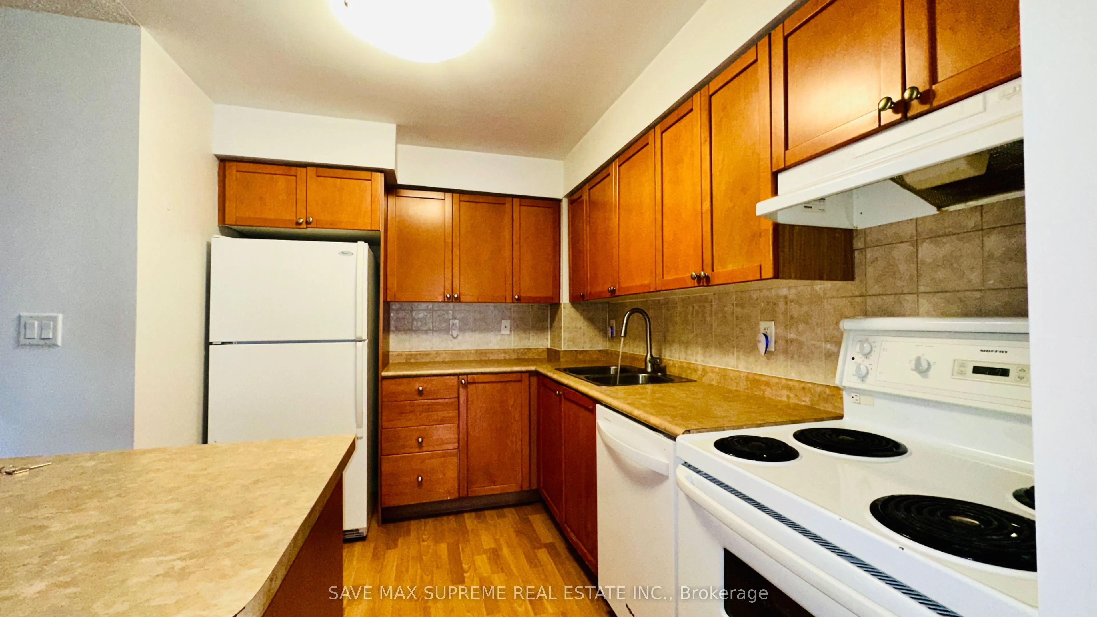 3888 Duke Of York Boulevard, #527