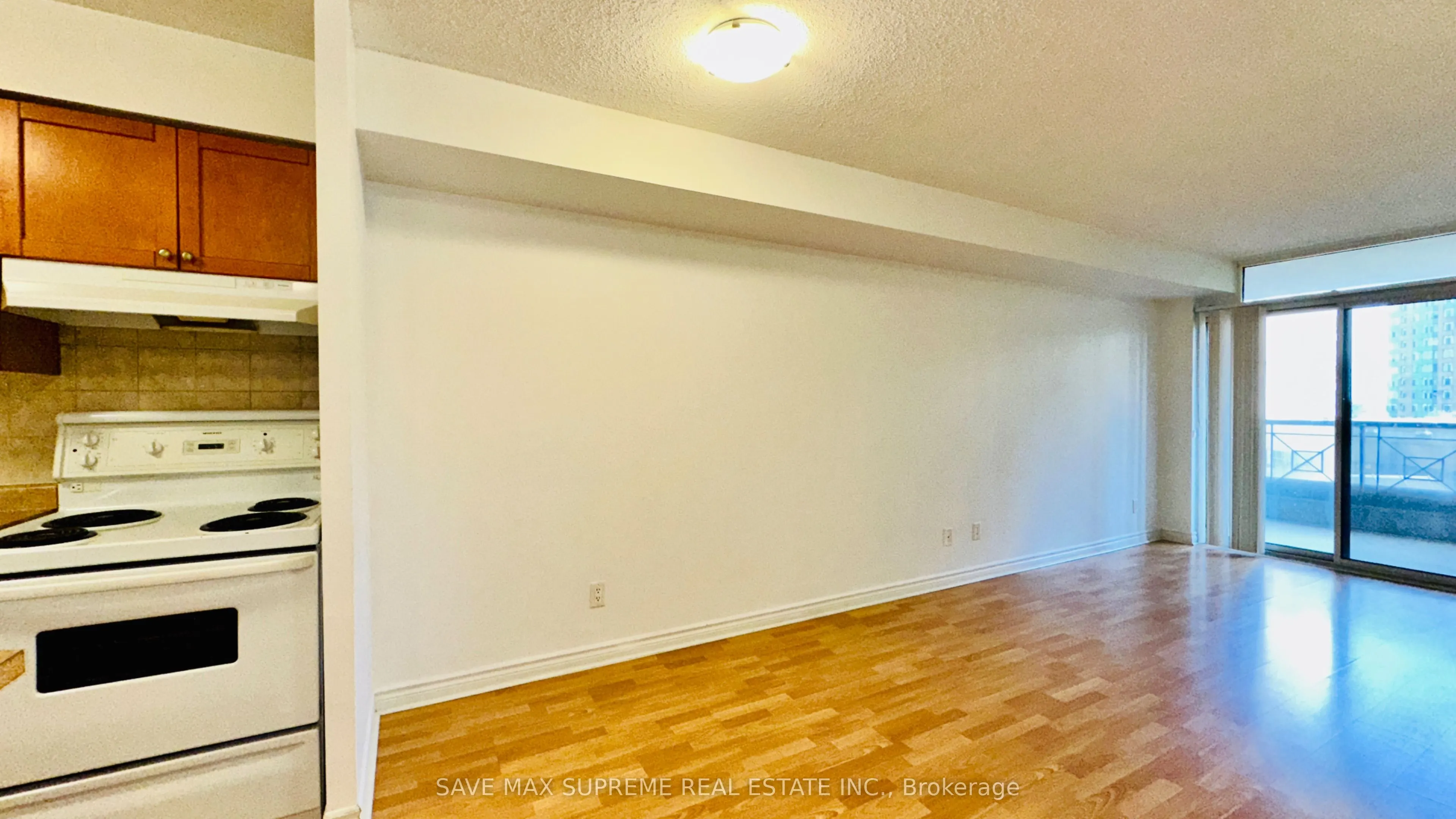 3888 Duke Of York Boulevard, #527