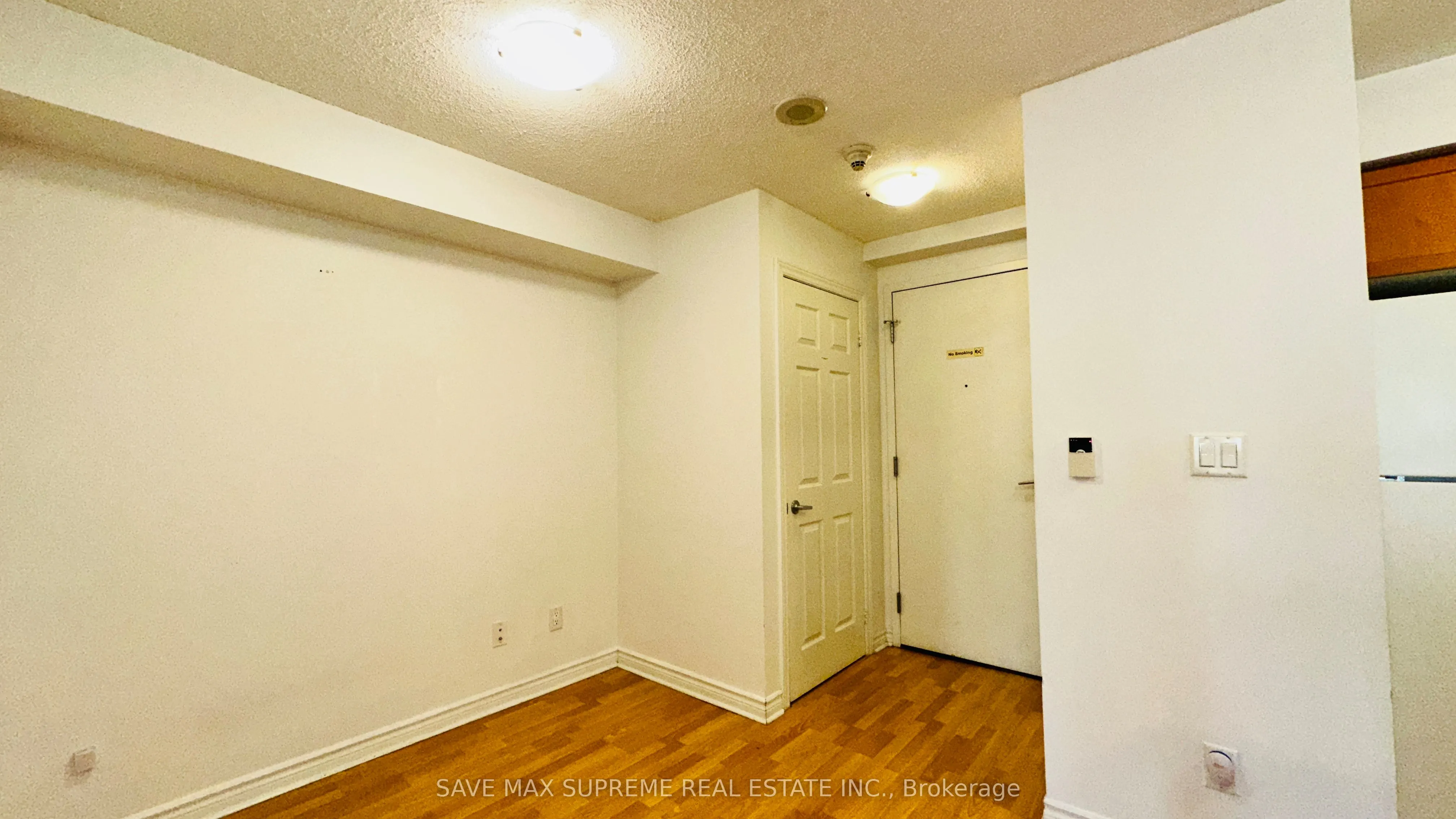 3888 Duke Of York Boulevard, #527