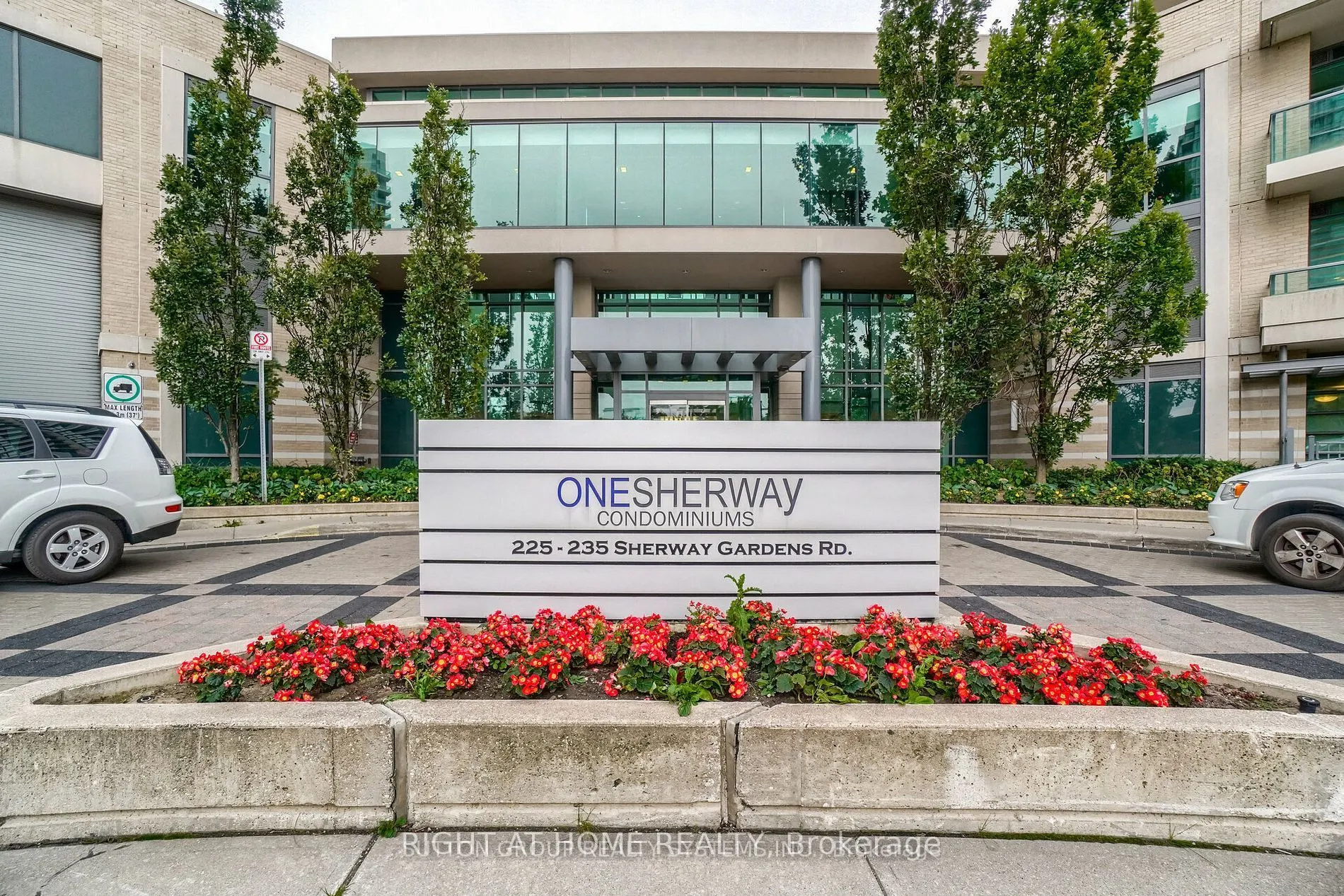 225 Sherway Gardens Road, #808