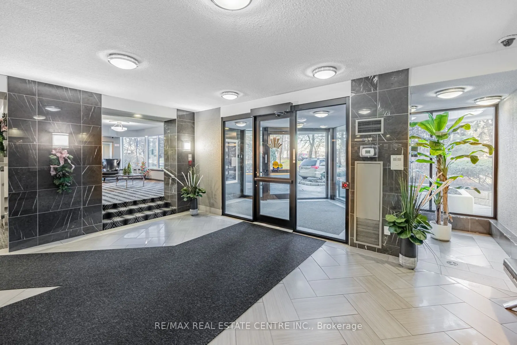 8 Lisa Street, #403