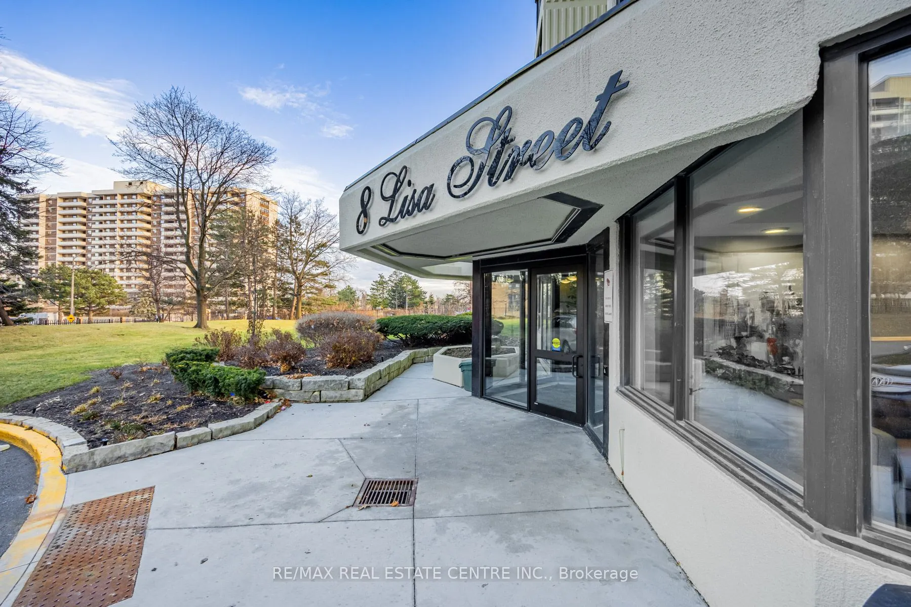 8 Lisa Street, #403