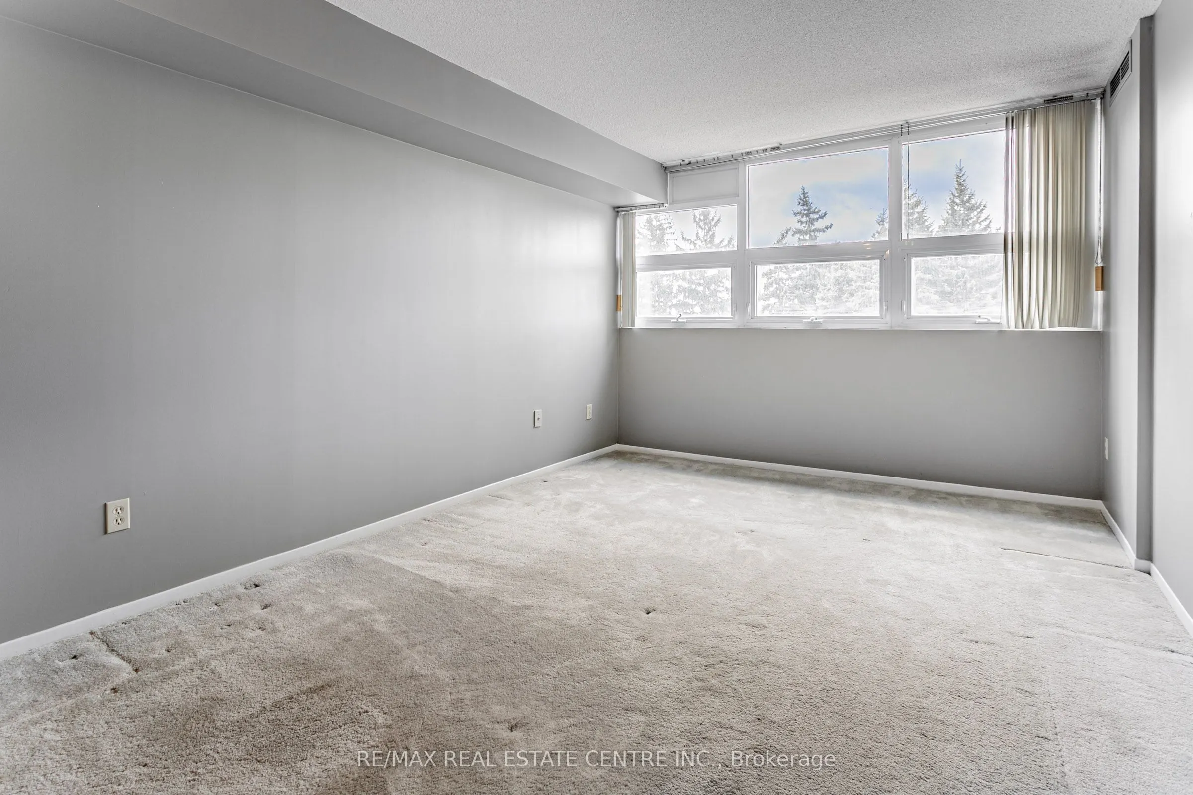 8 Lisa Street, #403