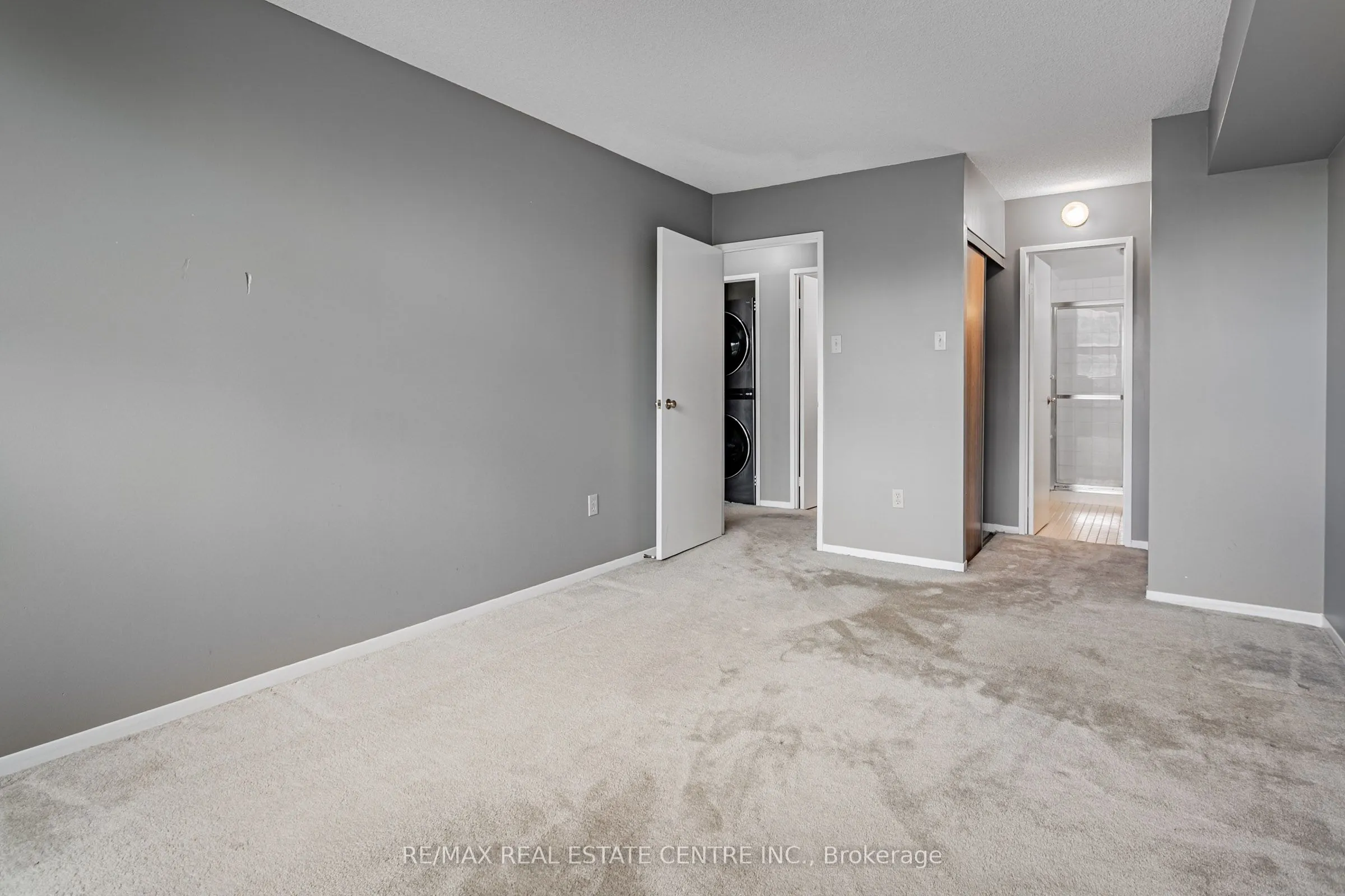 8 Lisa Street, #403