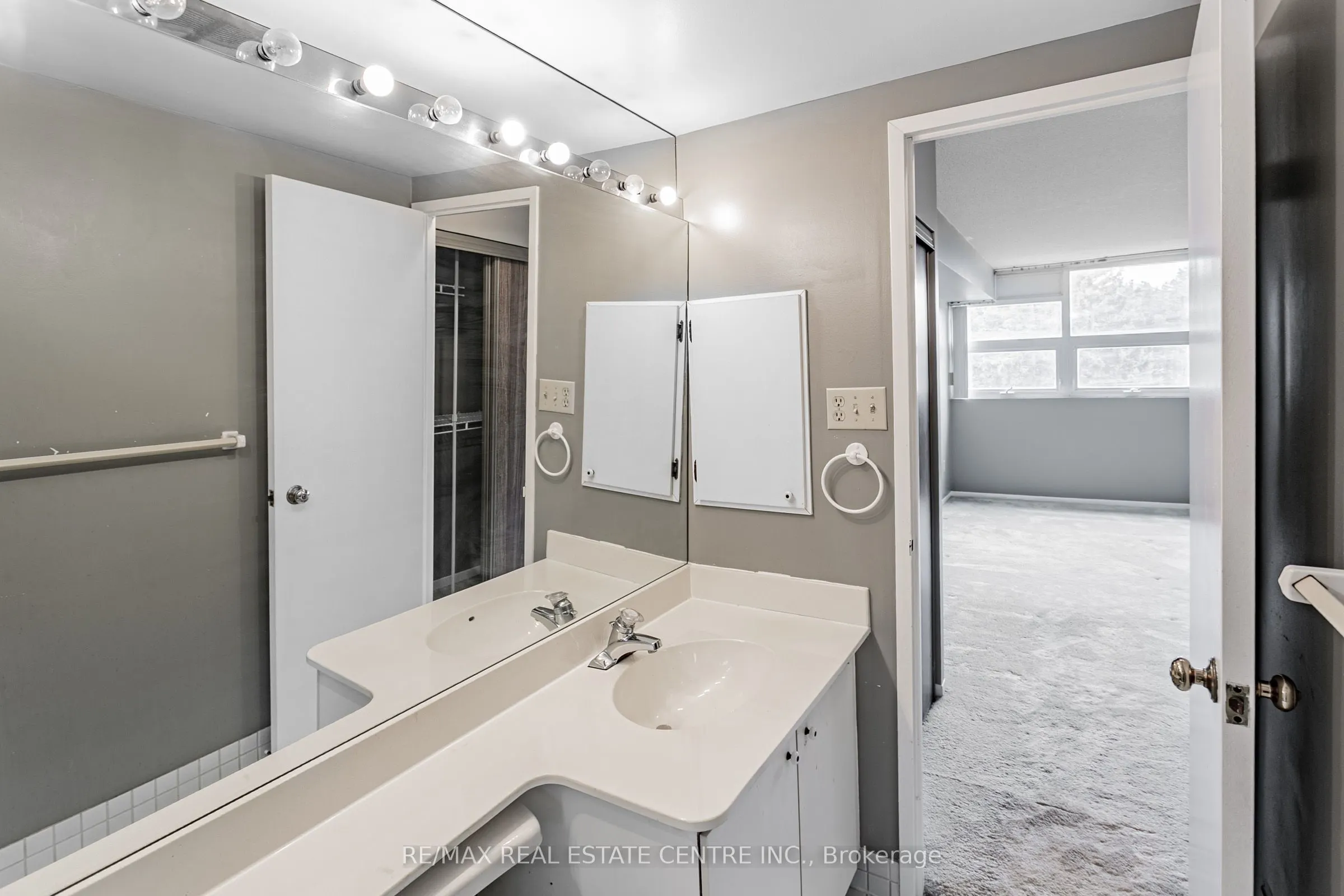 8 Lisa Street, #403