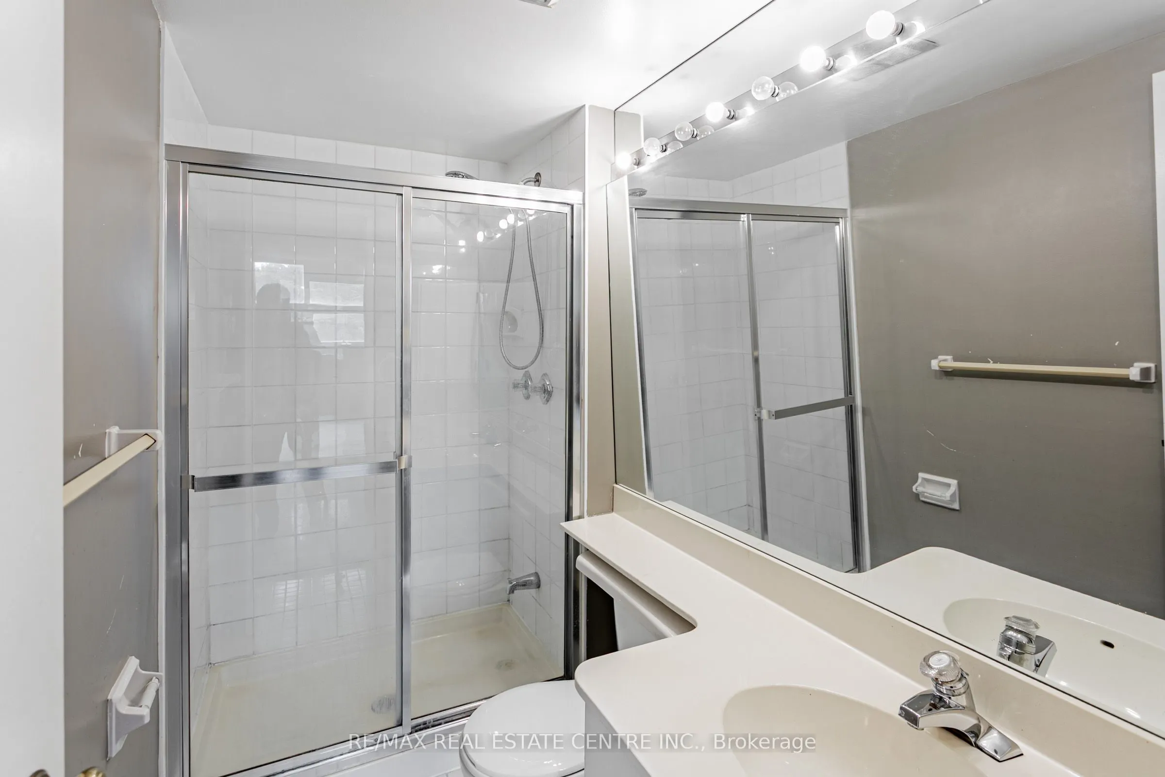 8 Lisa Street, #403