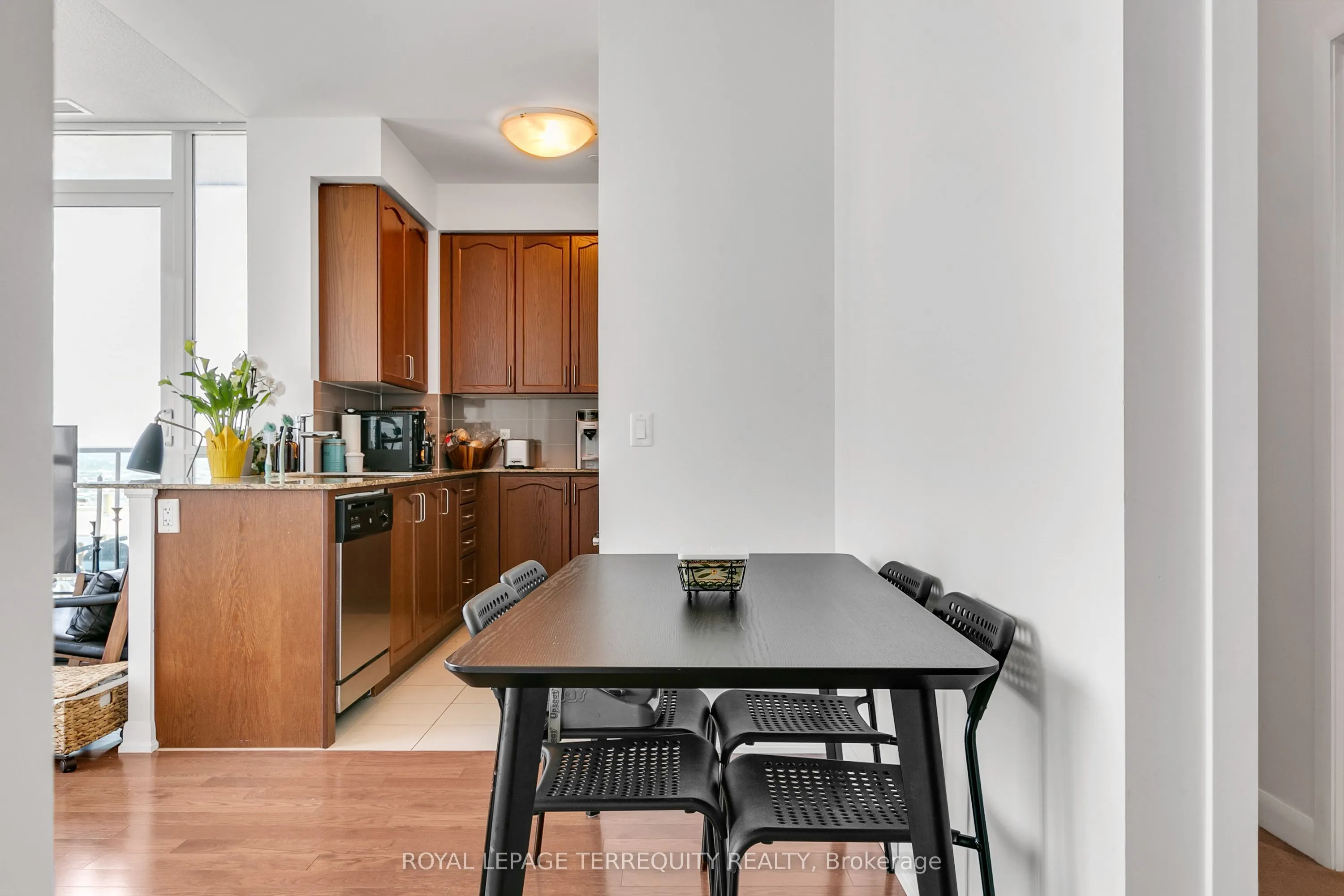 215 Sherway Gardens Road, #2810