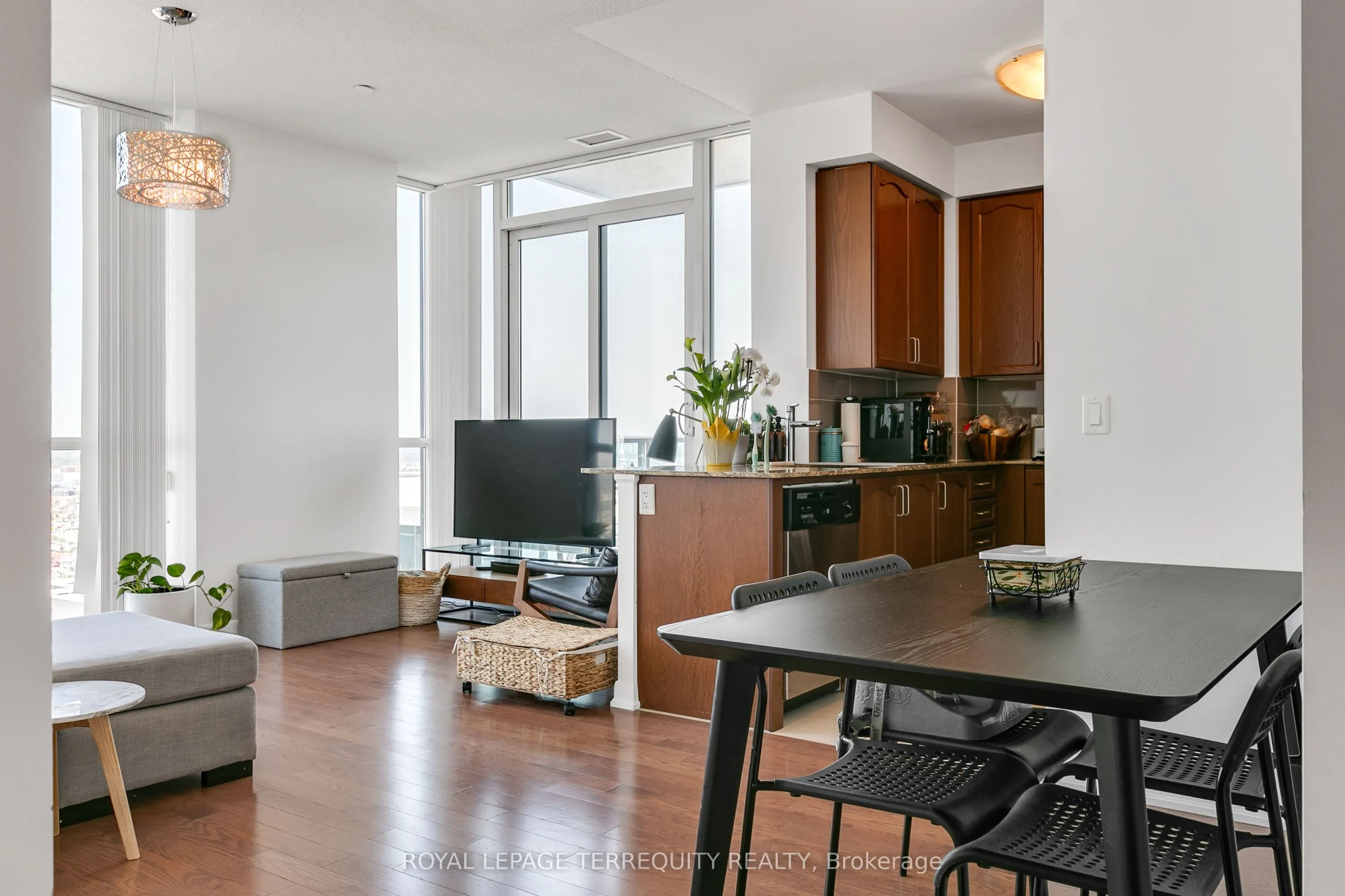 215 Sherway Gardens Road, #2810