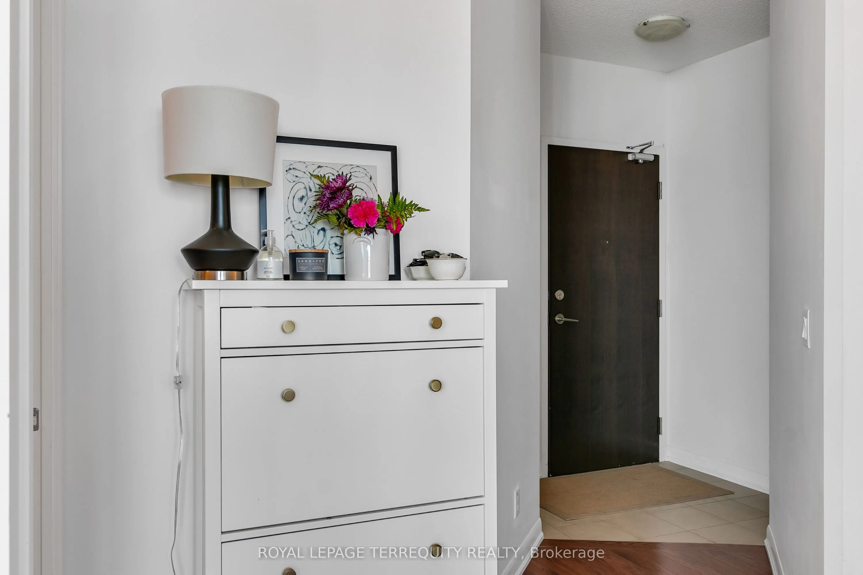 215 Sherway Gardens Road, #2810