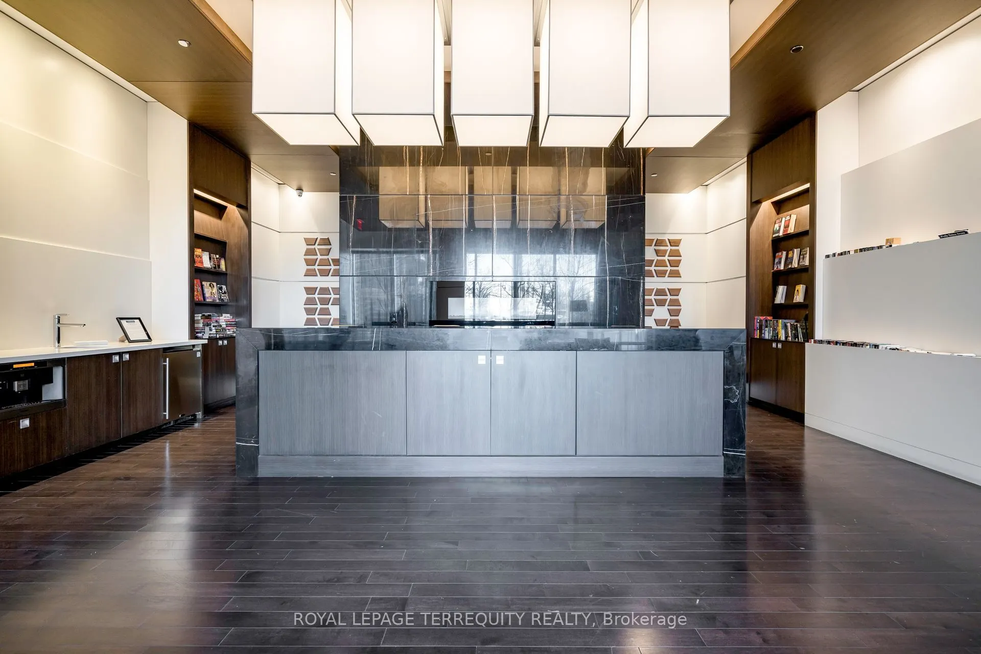 215 Sherway Gardens Road, #2810