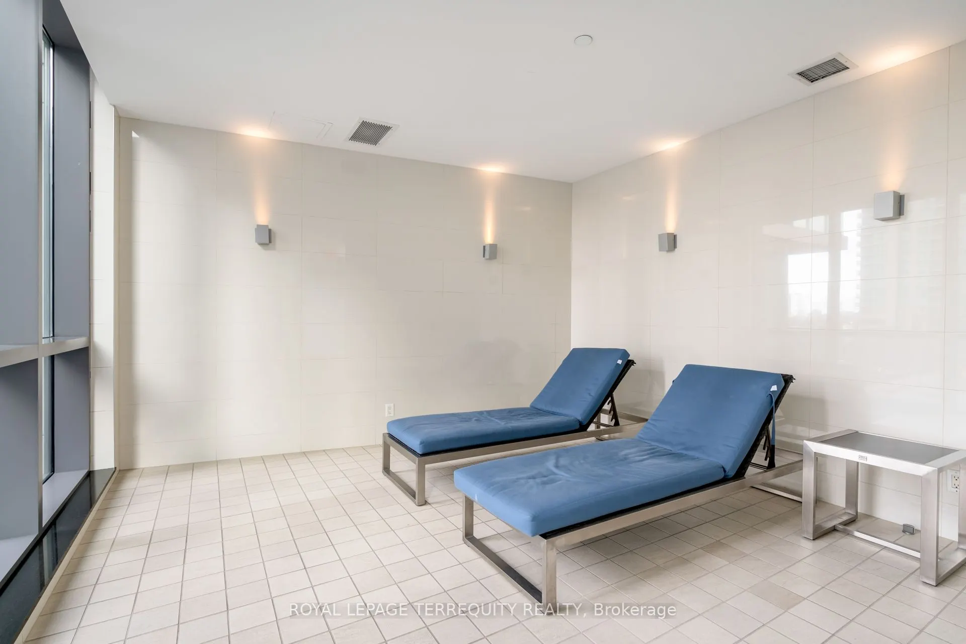 215 Sherway Gardens Road, #2810